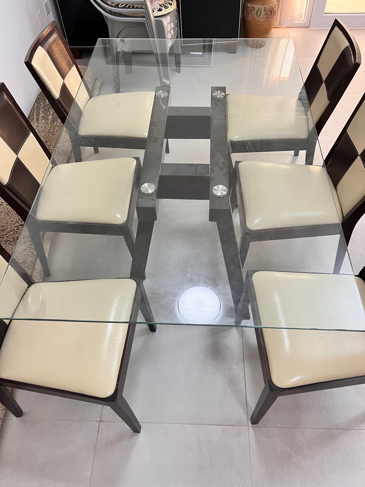 6 seat dinning table with chair  - Image 2