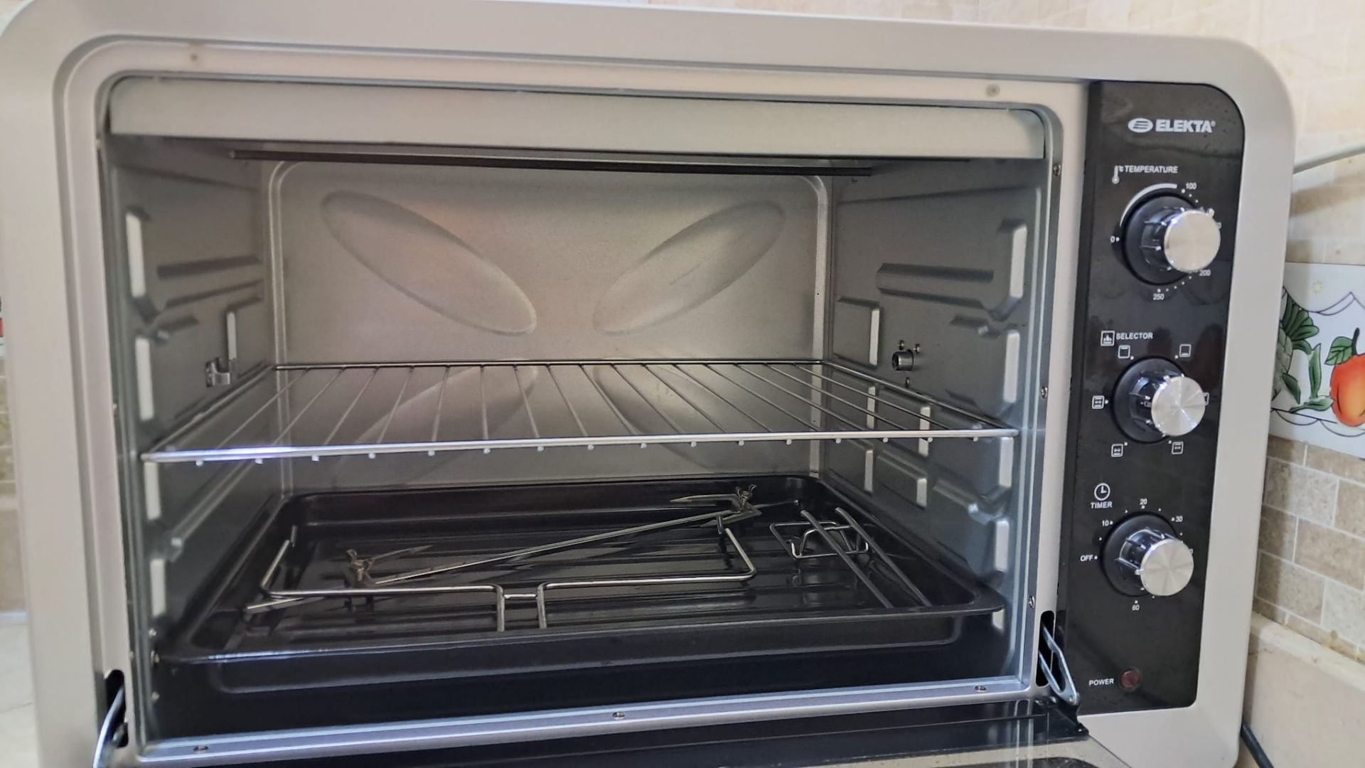 Elekta Electric Oven  - Image 10
