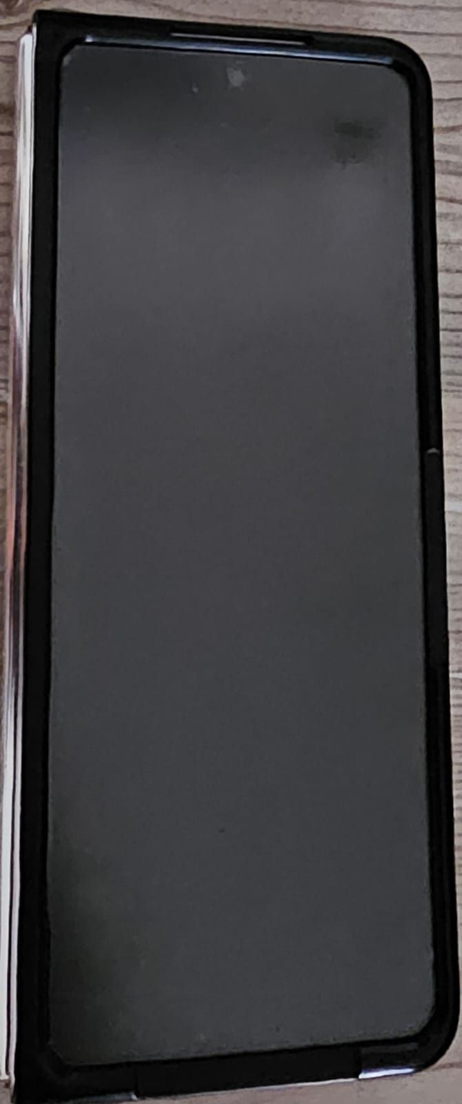 Samsung Used Mobile Phone fold 05..black, 512MB RAM, 256MB Storage - Image 2