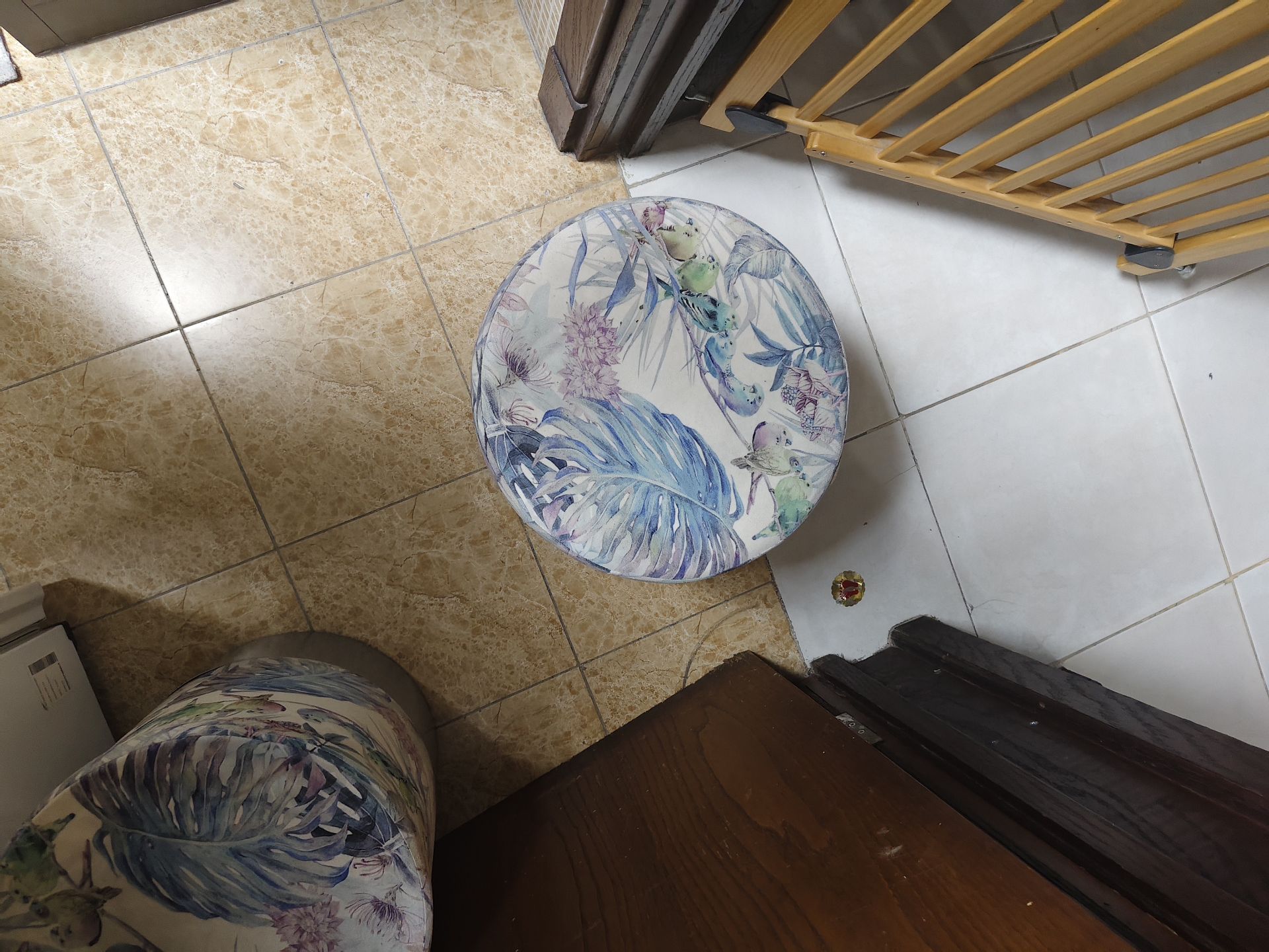 Seater - Image 4