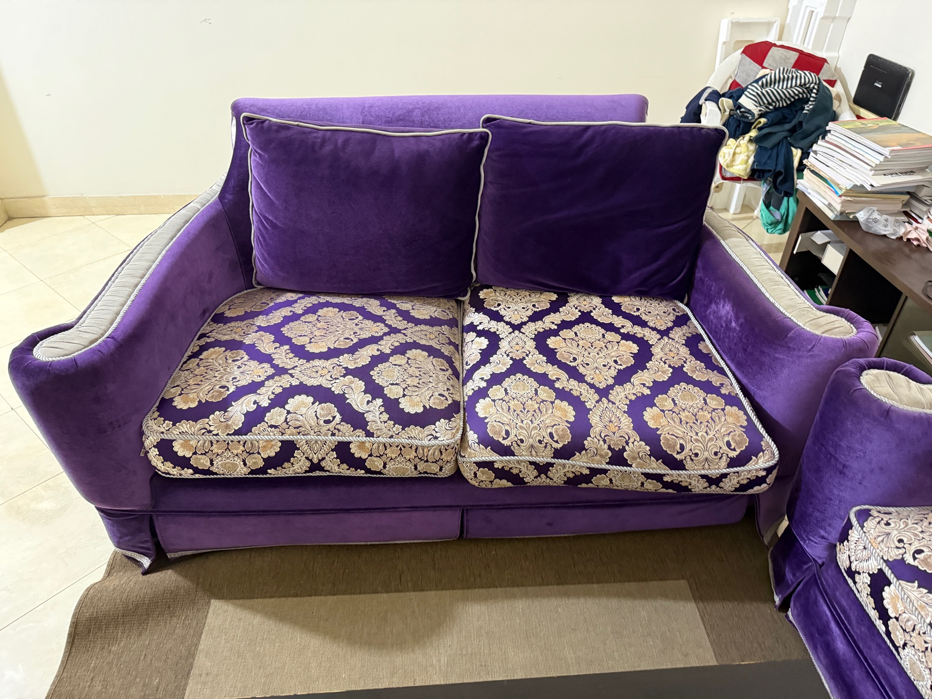 Sofa with centre table and side table - Image 2