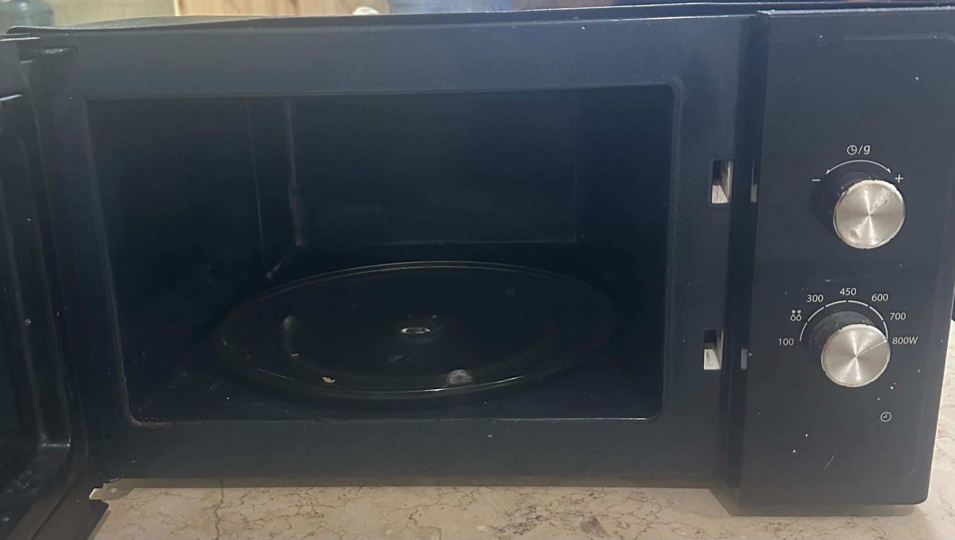 Samsung Microwave Oven - Image 2