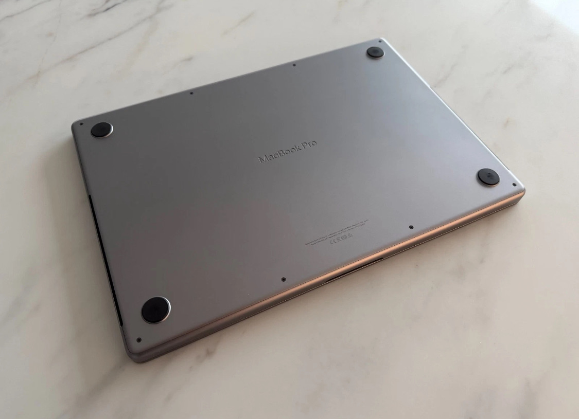Macbook M1 Max 16” 64R 2TB - Image 6