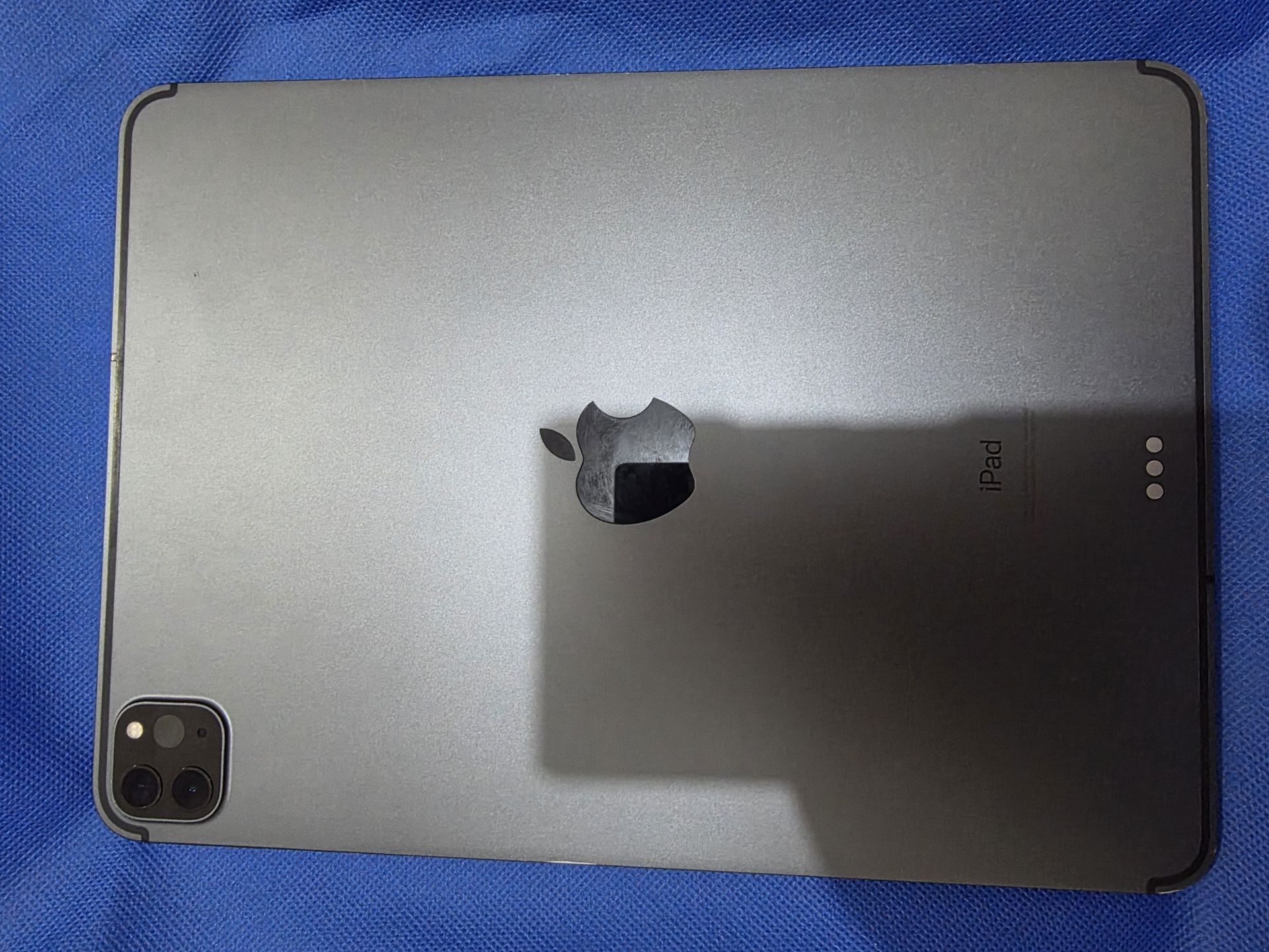 iPad Pro 11 inch second generation - Image 1