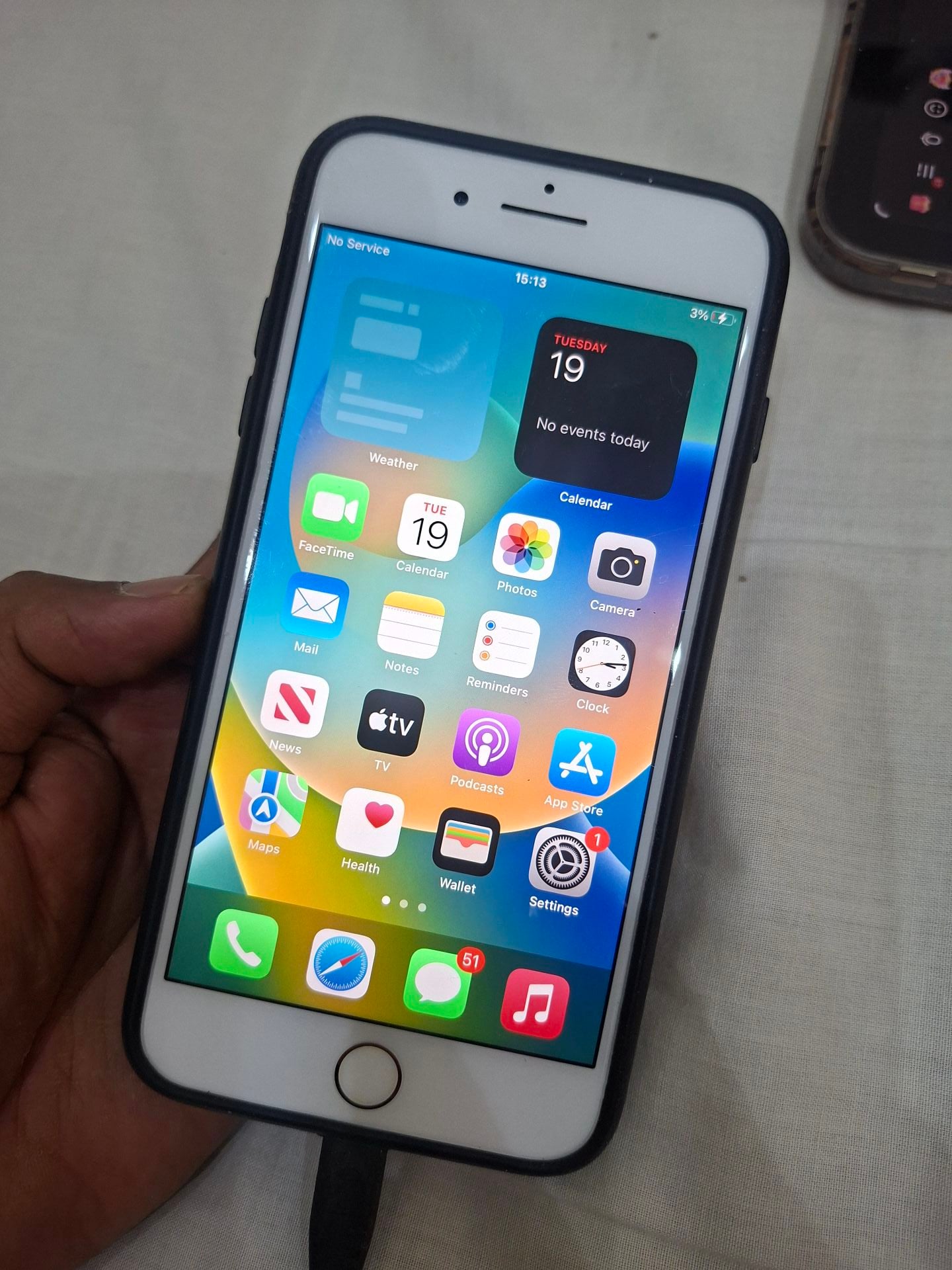 iphone 8 plus - Image 1