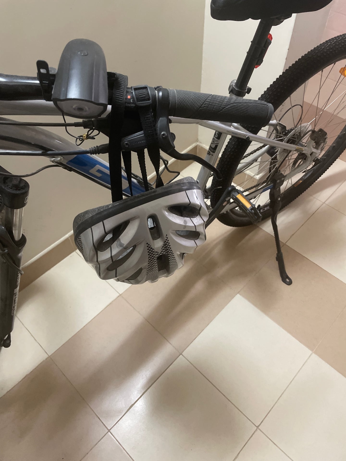 GT AGGESSOR Bycycle - Image 4