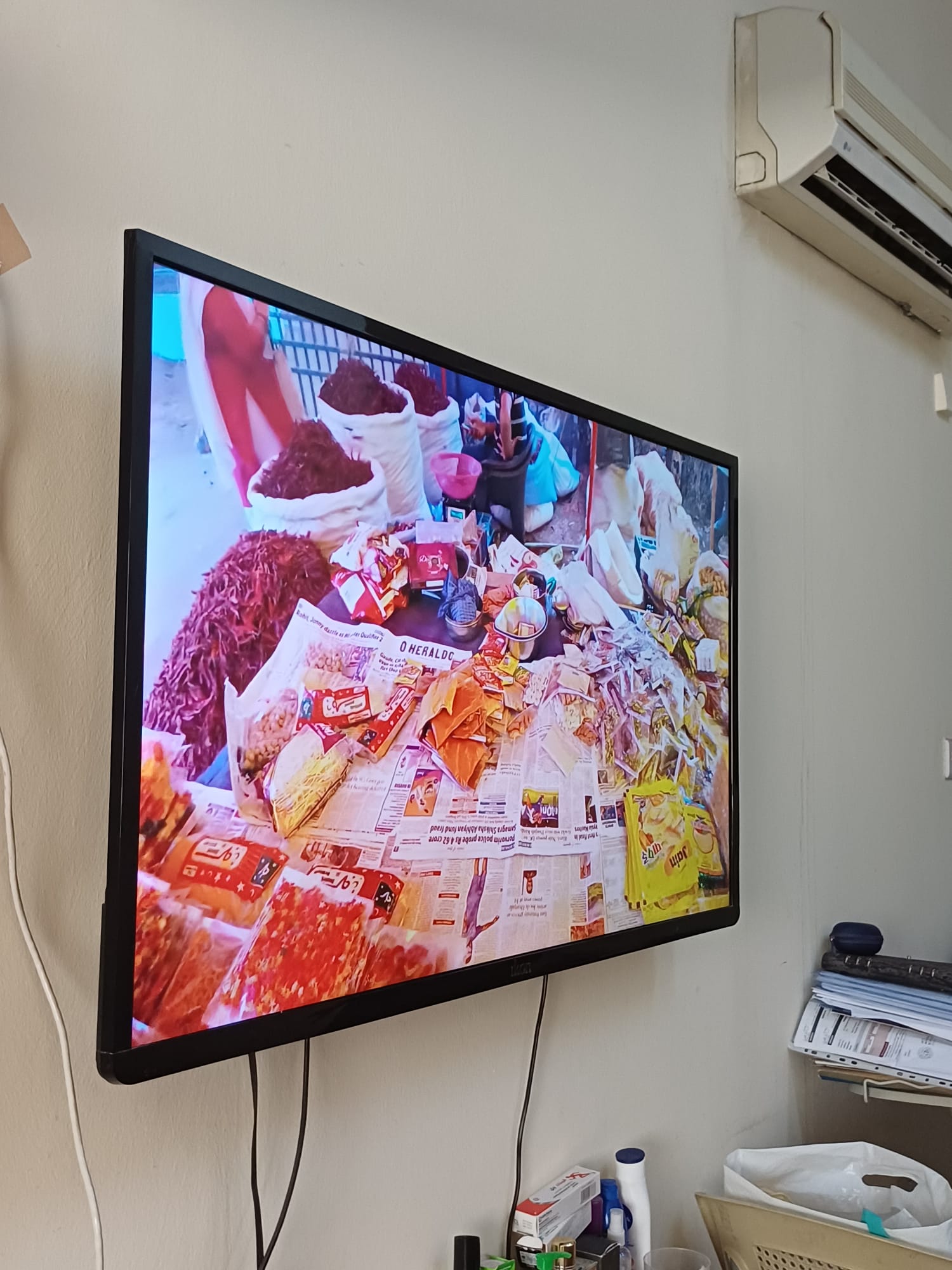 IKON 50 INCH TV GOOD CONDITION - Image 4