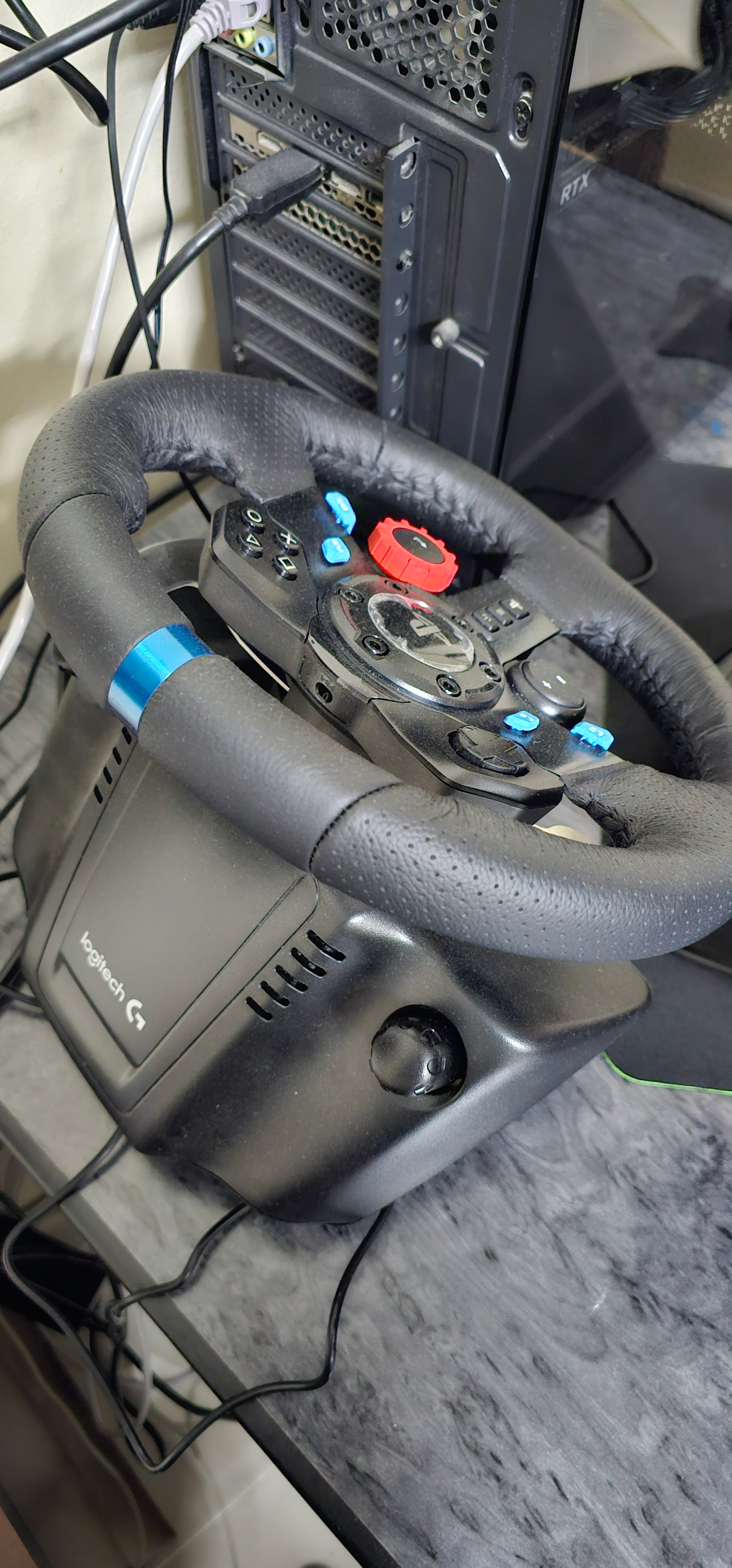 Logitech G29 steering wheel with pedals - Image 4