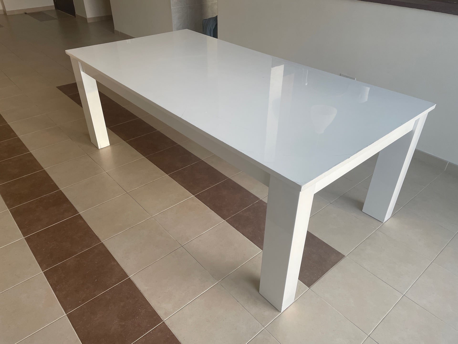 Table 220 x 110 cm laquer finish - Image 1