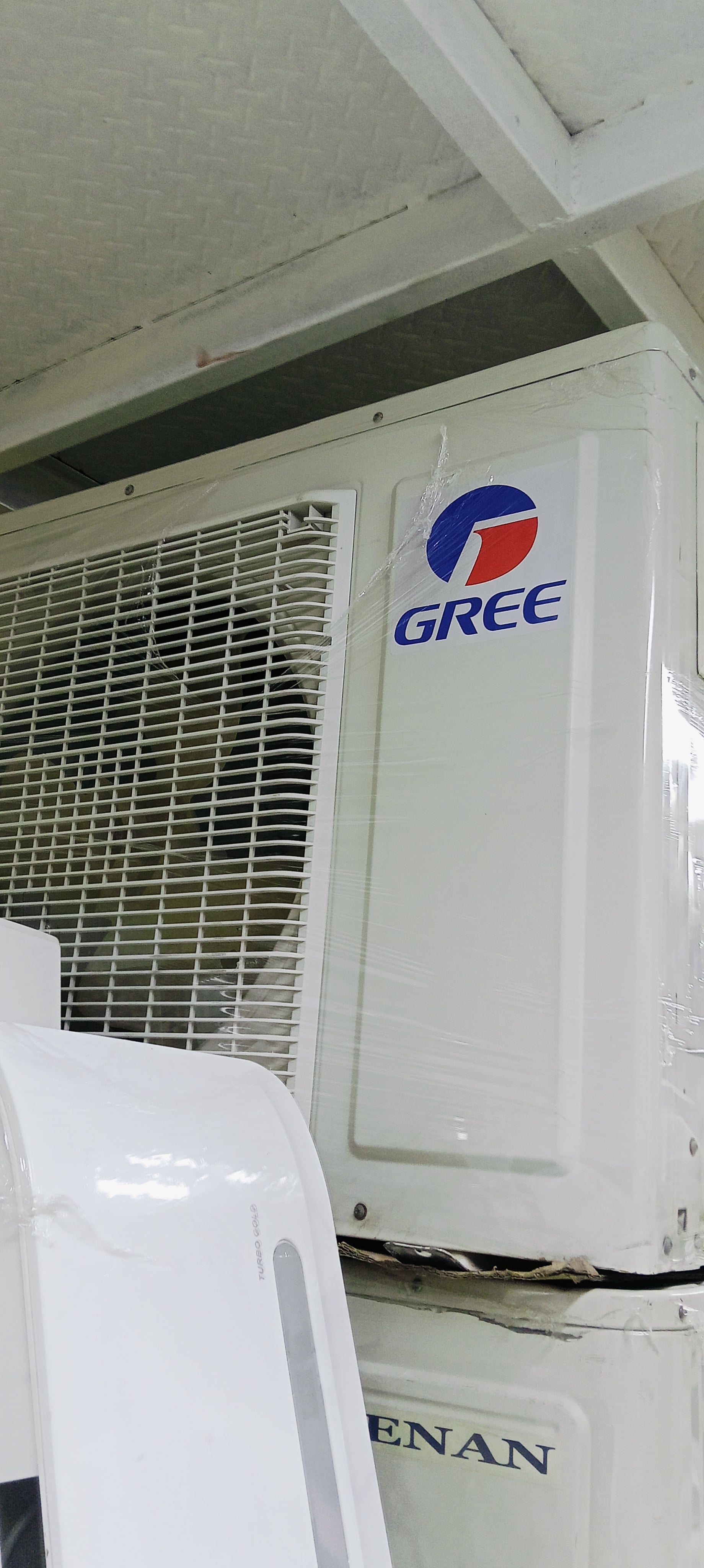 GREE ac sale all variety are available contact us now  - Image 2