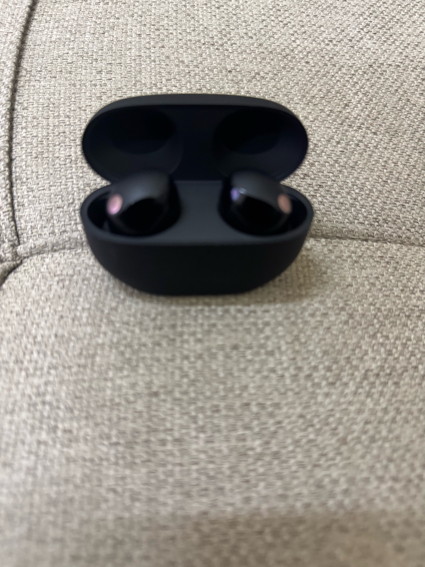 Sony xm5 in good condition  - Image 3