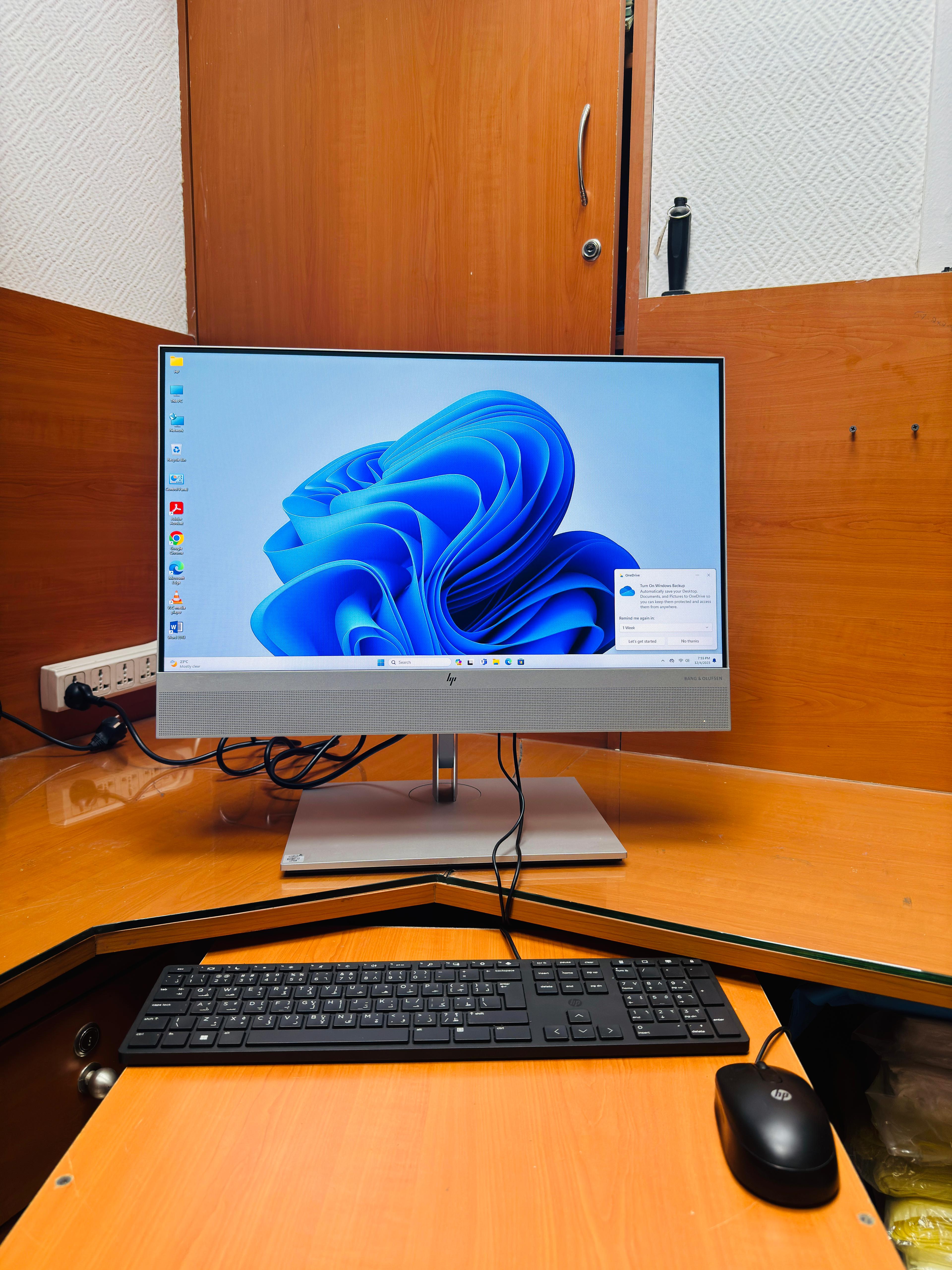 HP ELITEONE 800 G6 ALL-IN-ONE COMPUTER - Image 4