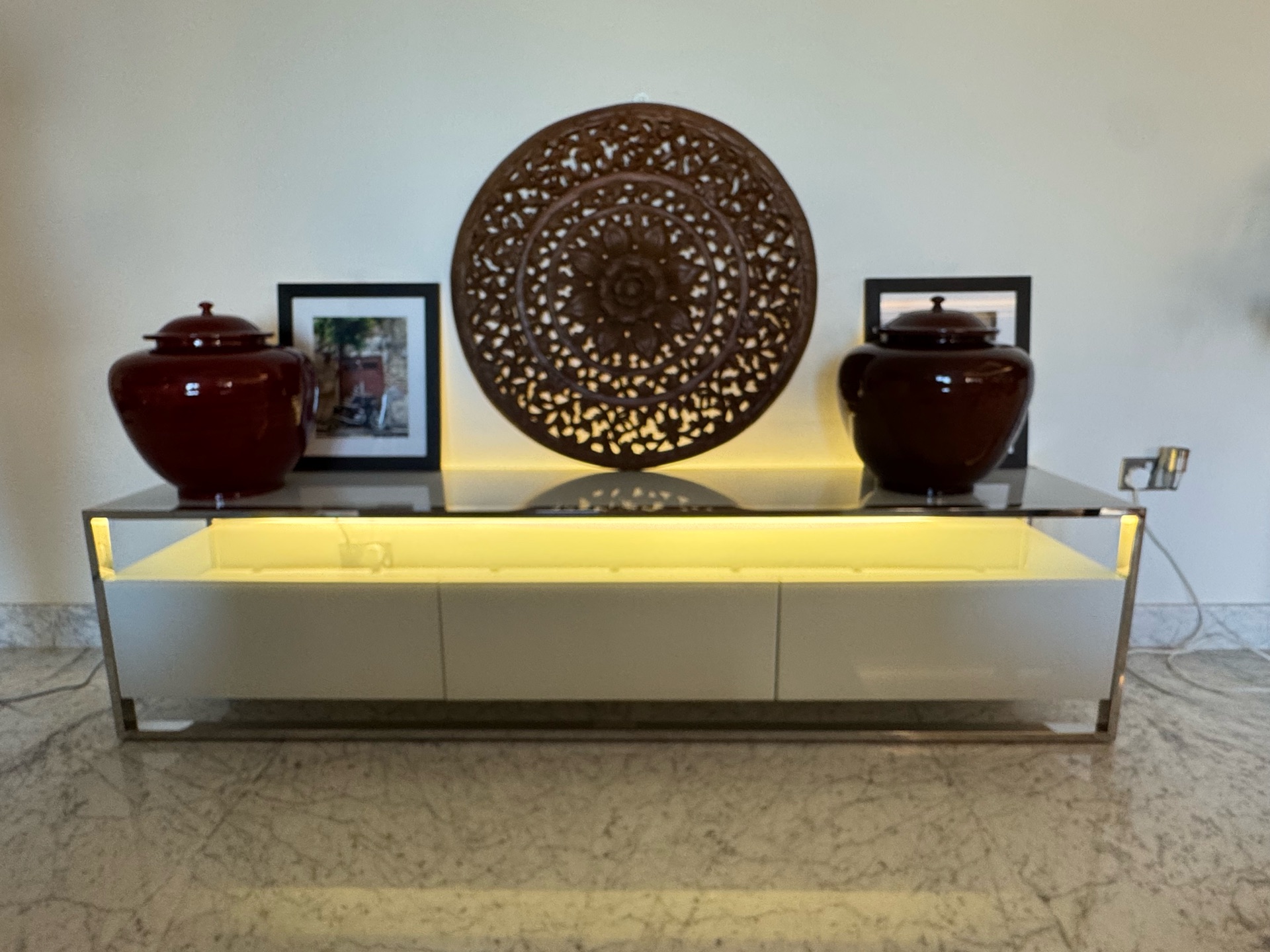 TV BENCH - Image 1