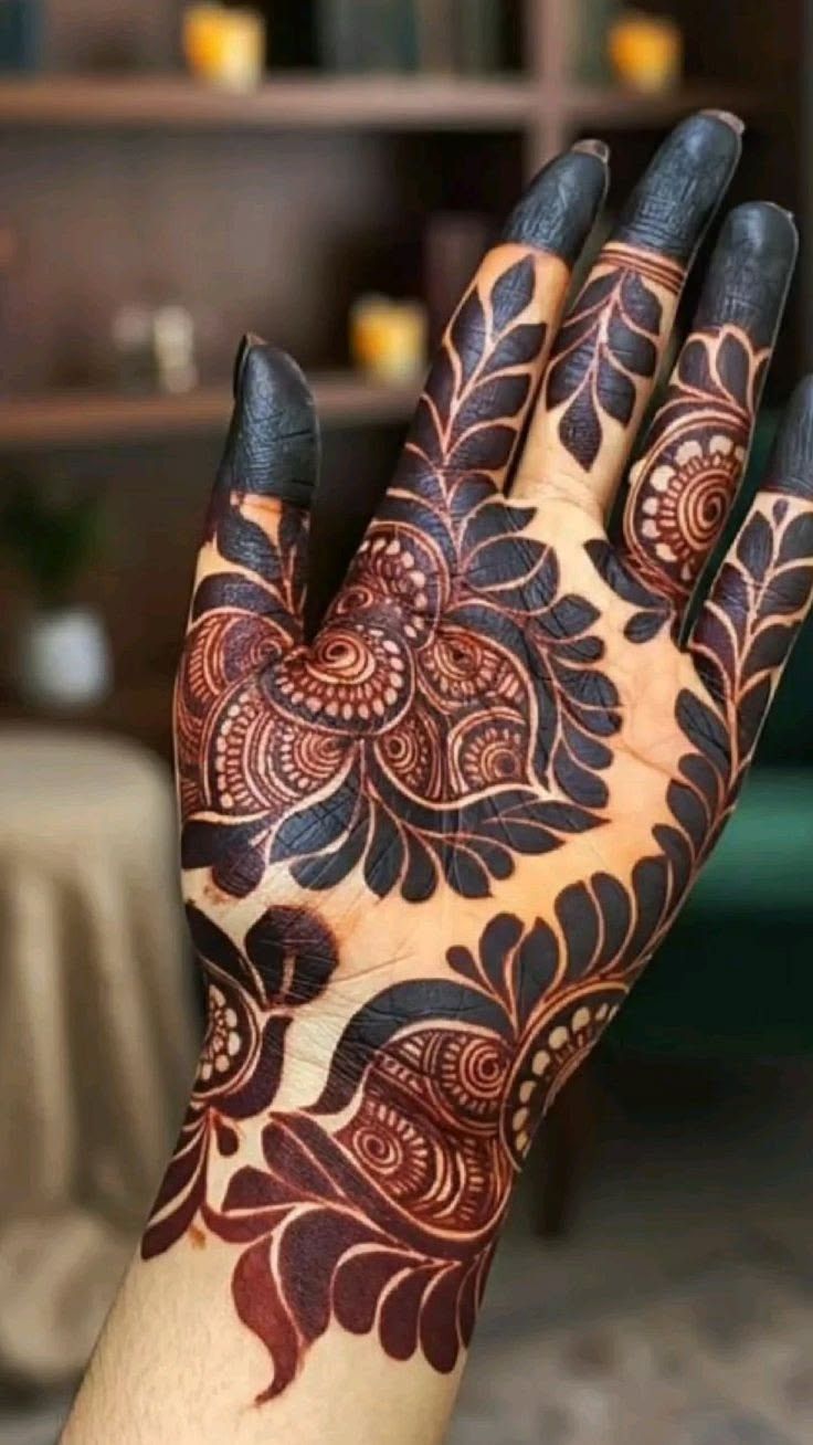 Professional henna (mehndi)artist qatar  - Image 9
