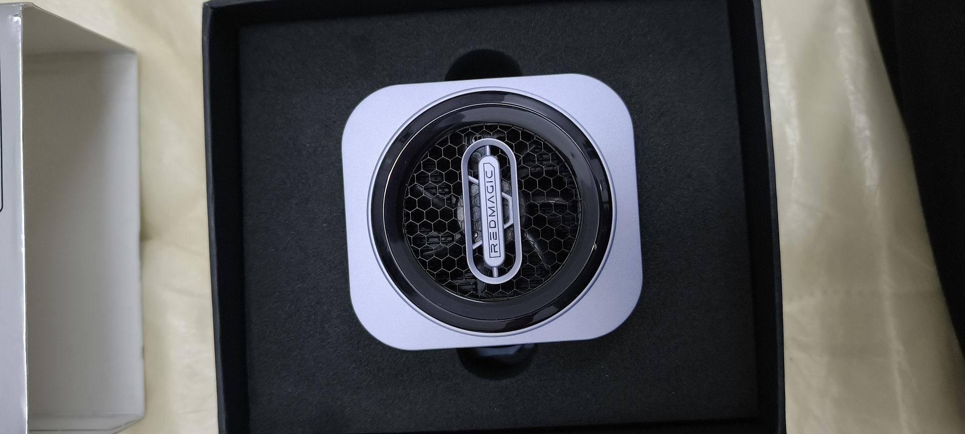 Red magic cooling fan pro - Image 2