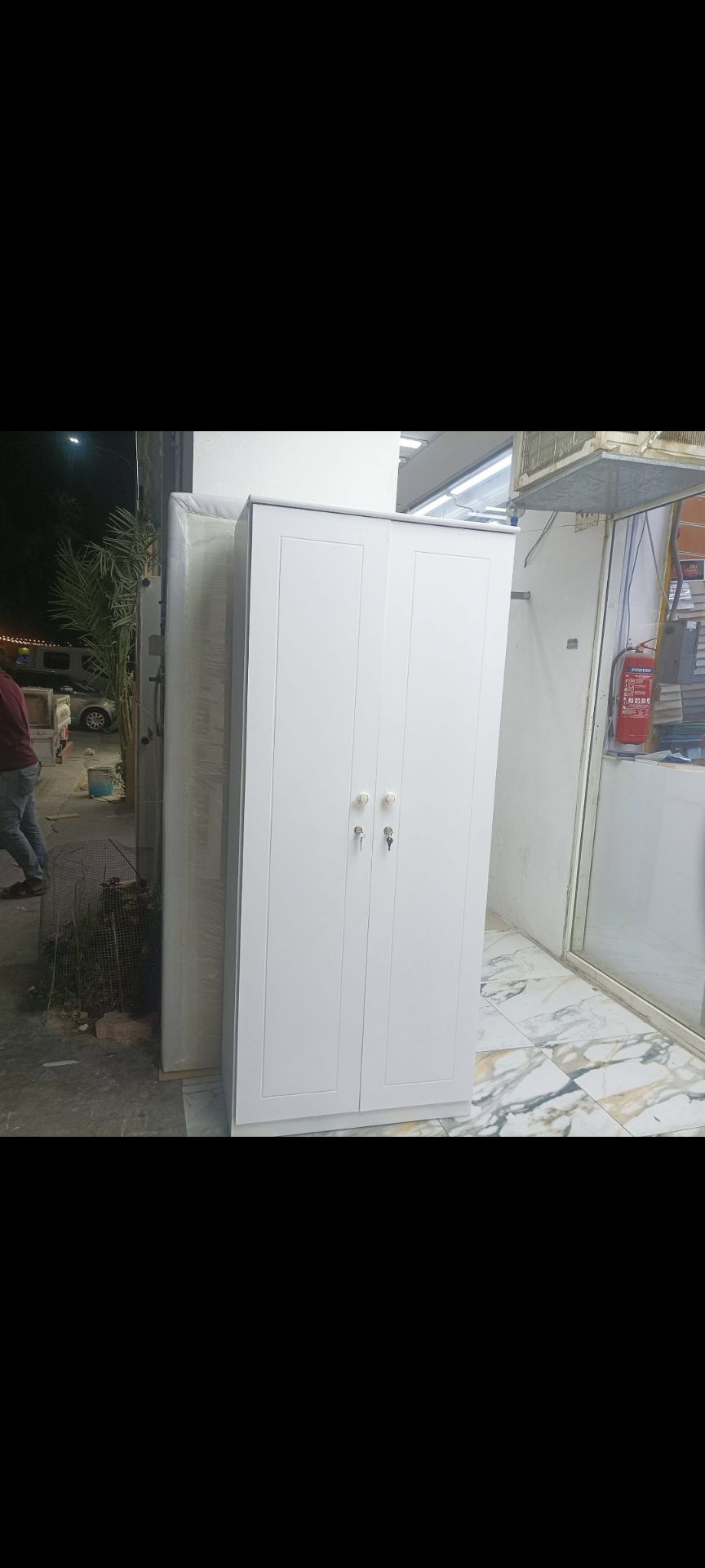 2 door cabinet - Image 1