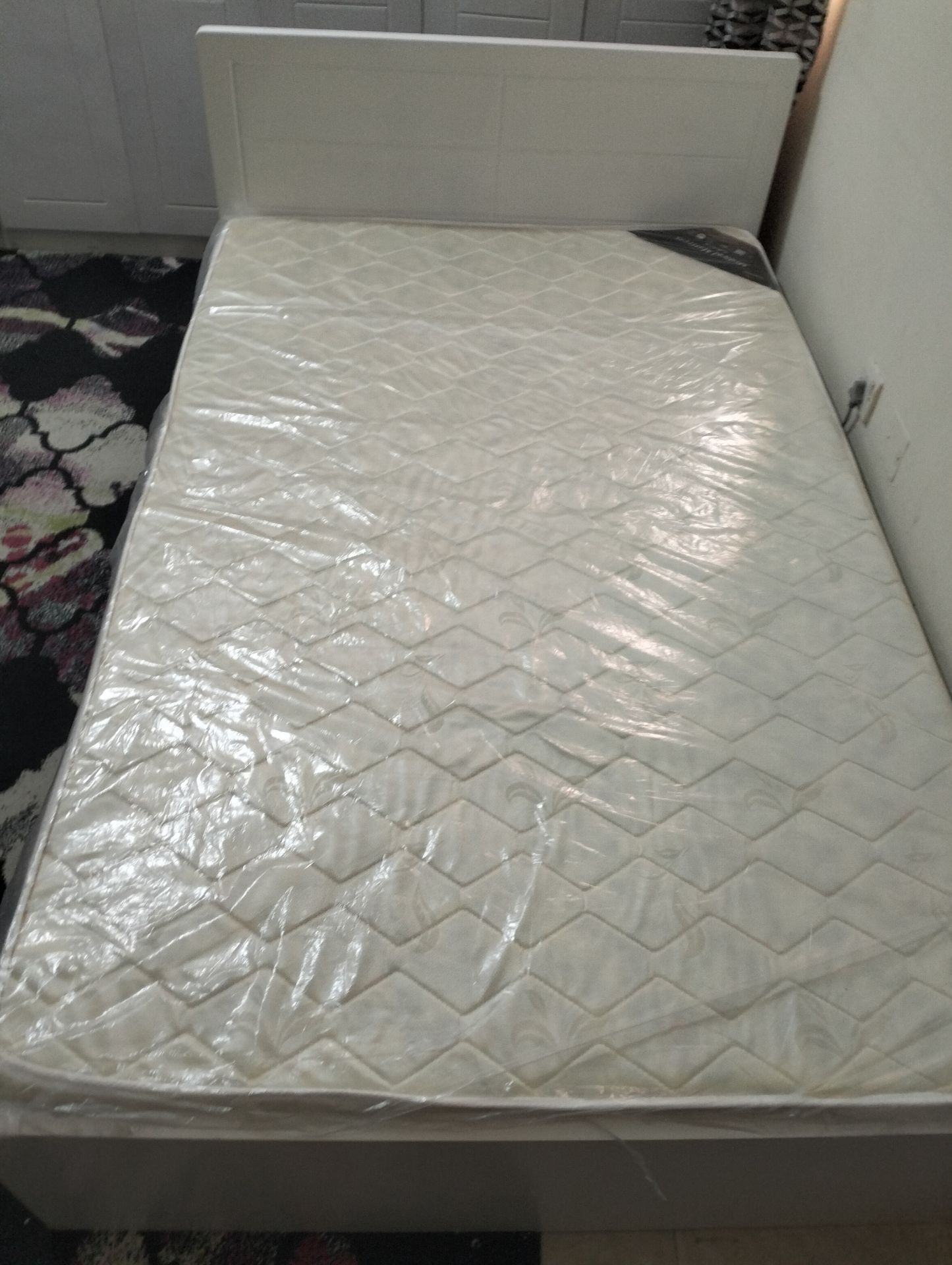 Bed and mattress  - Image 4
