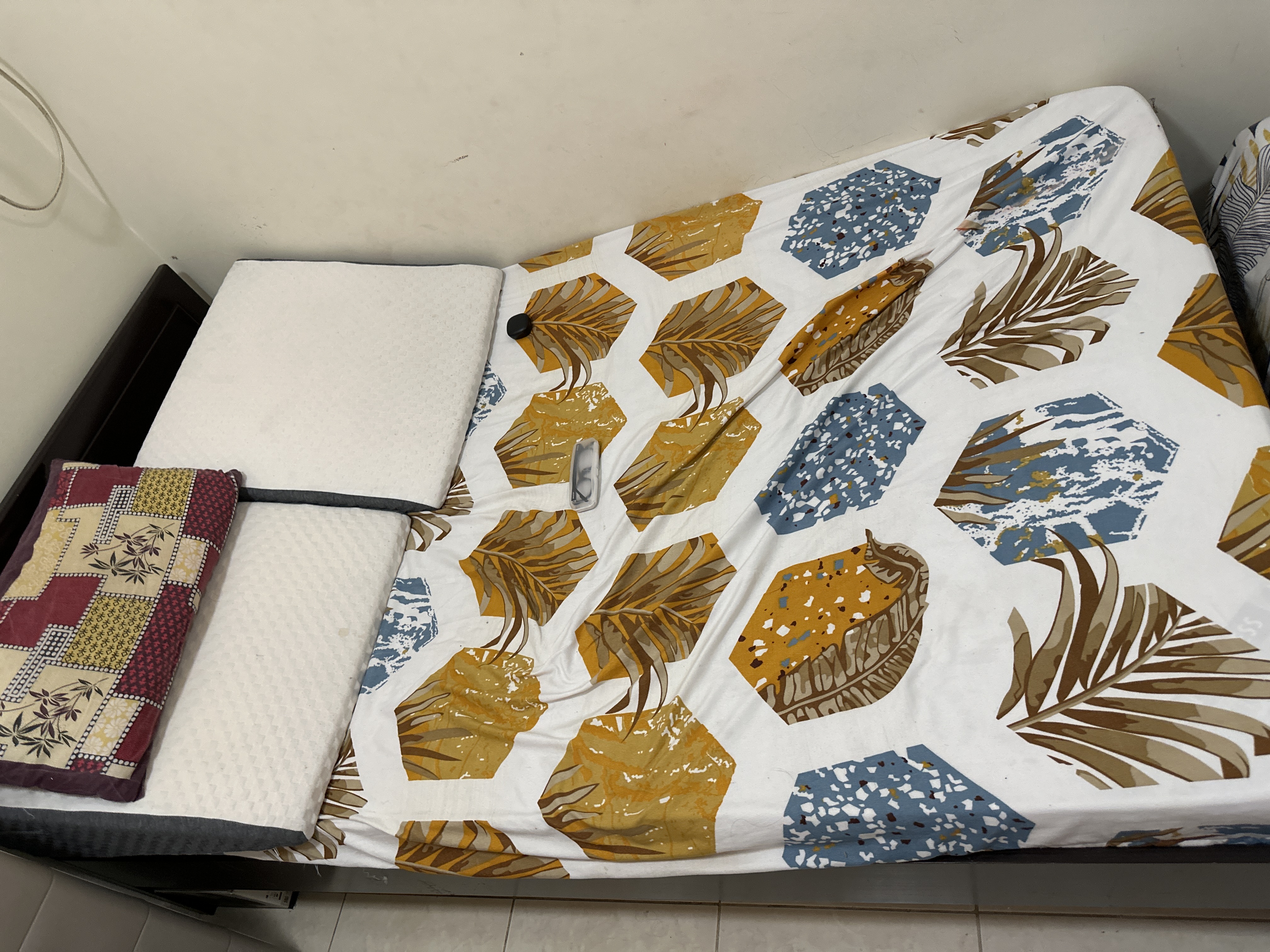 120*200 bed with mattress for sale excellent condition like brand new  - Image 2