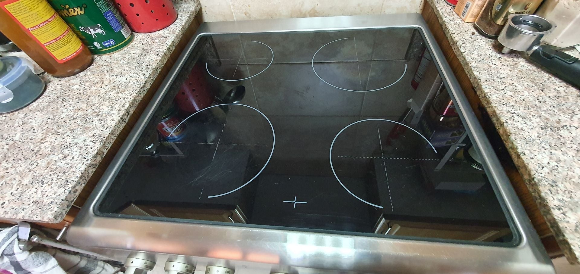Midea Cooker with fan oven - Image 2
