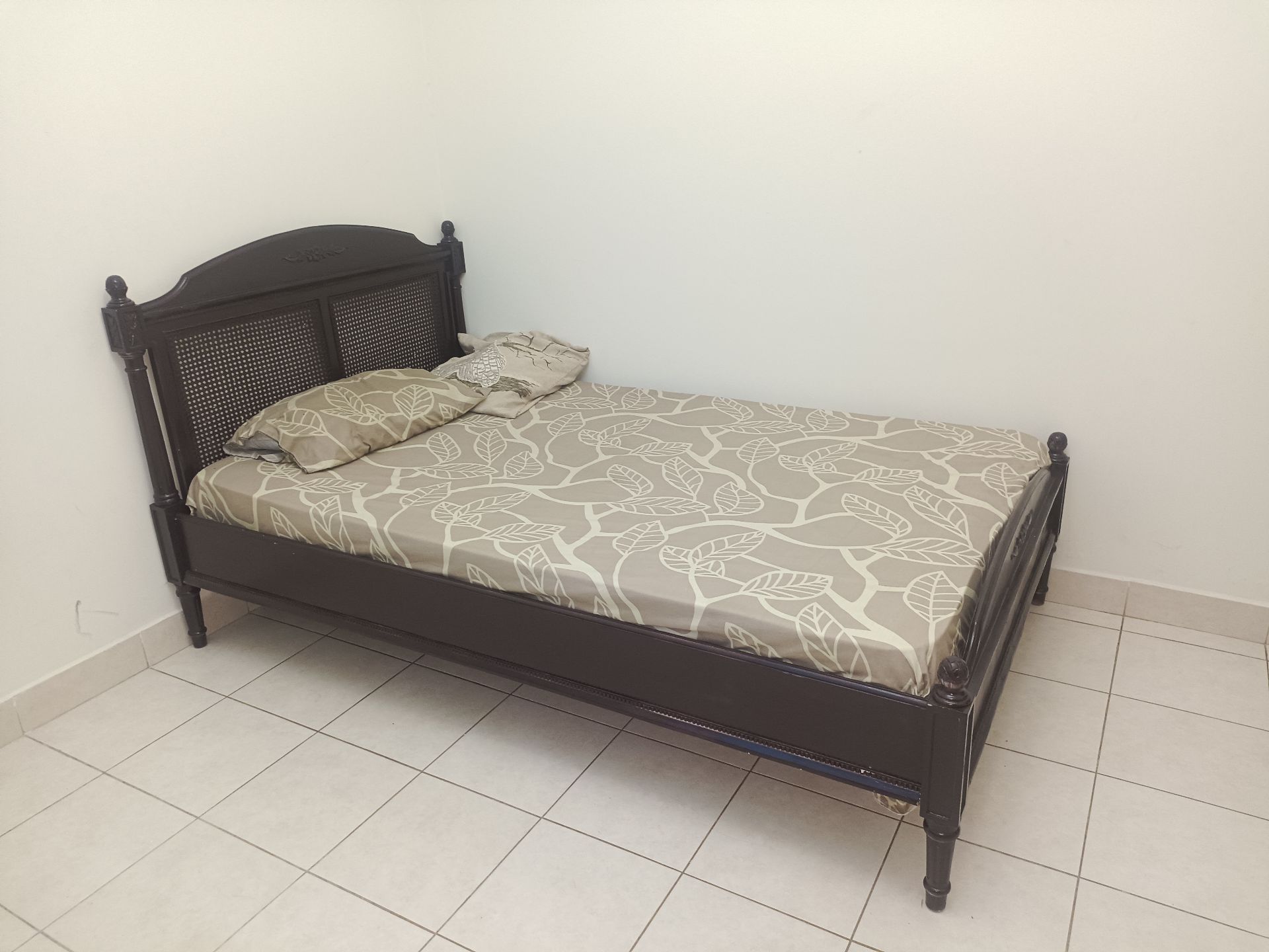 Solid wood handmade vintage style bed with cupboard  - Image 3
