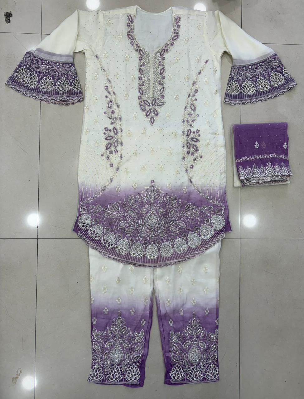 Suits - Image 6