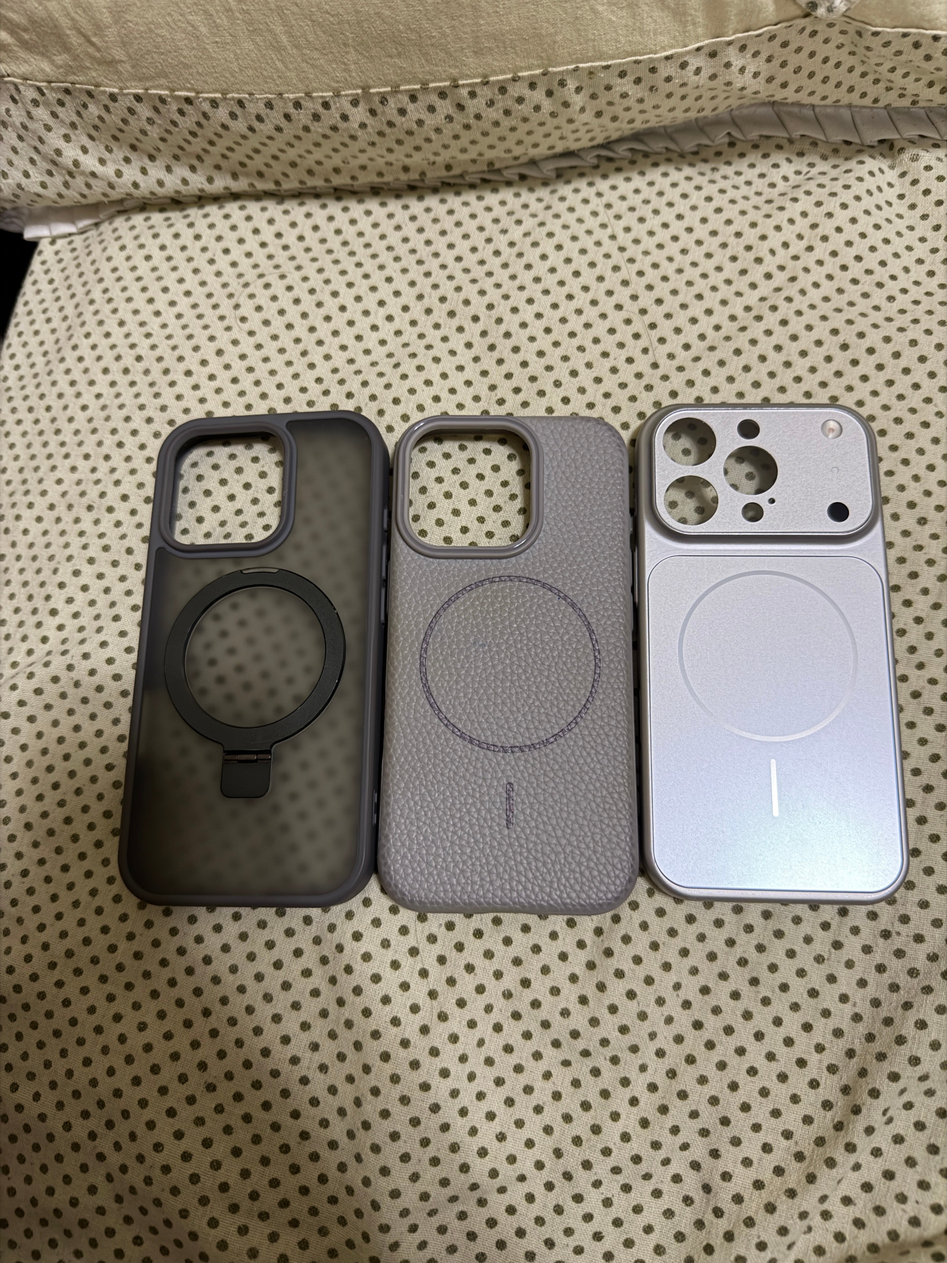 iPhone 16 pro cover with good condition  - Image 3