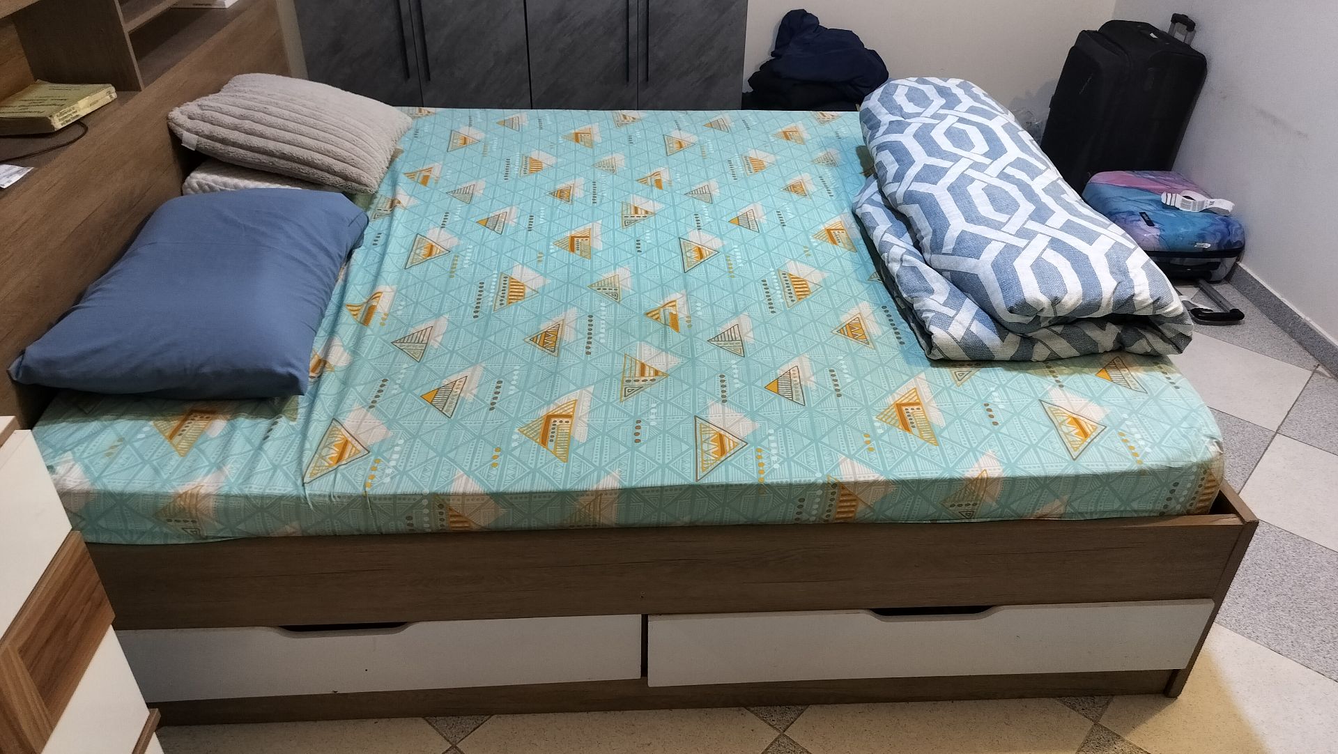 Bed set with mattress - Image 3