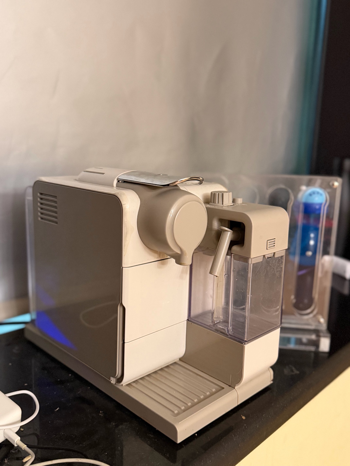 Nespresso touch  Coffee machine  - Image 4