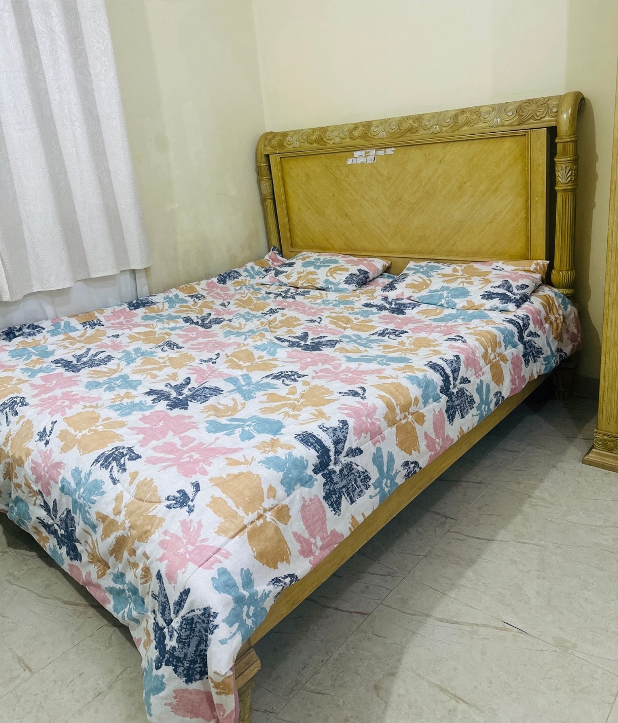 Bed and Mattress, coubord, dressing table  - Image 2