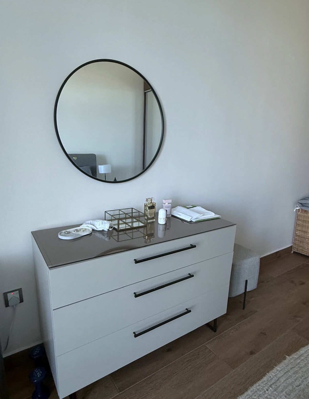 High-Quality Home Furniture for Urgent Sale – Full House Set - Image 10