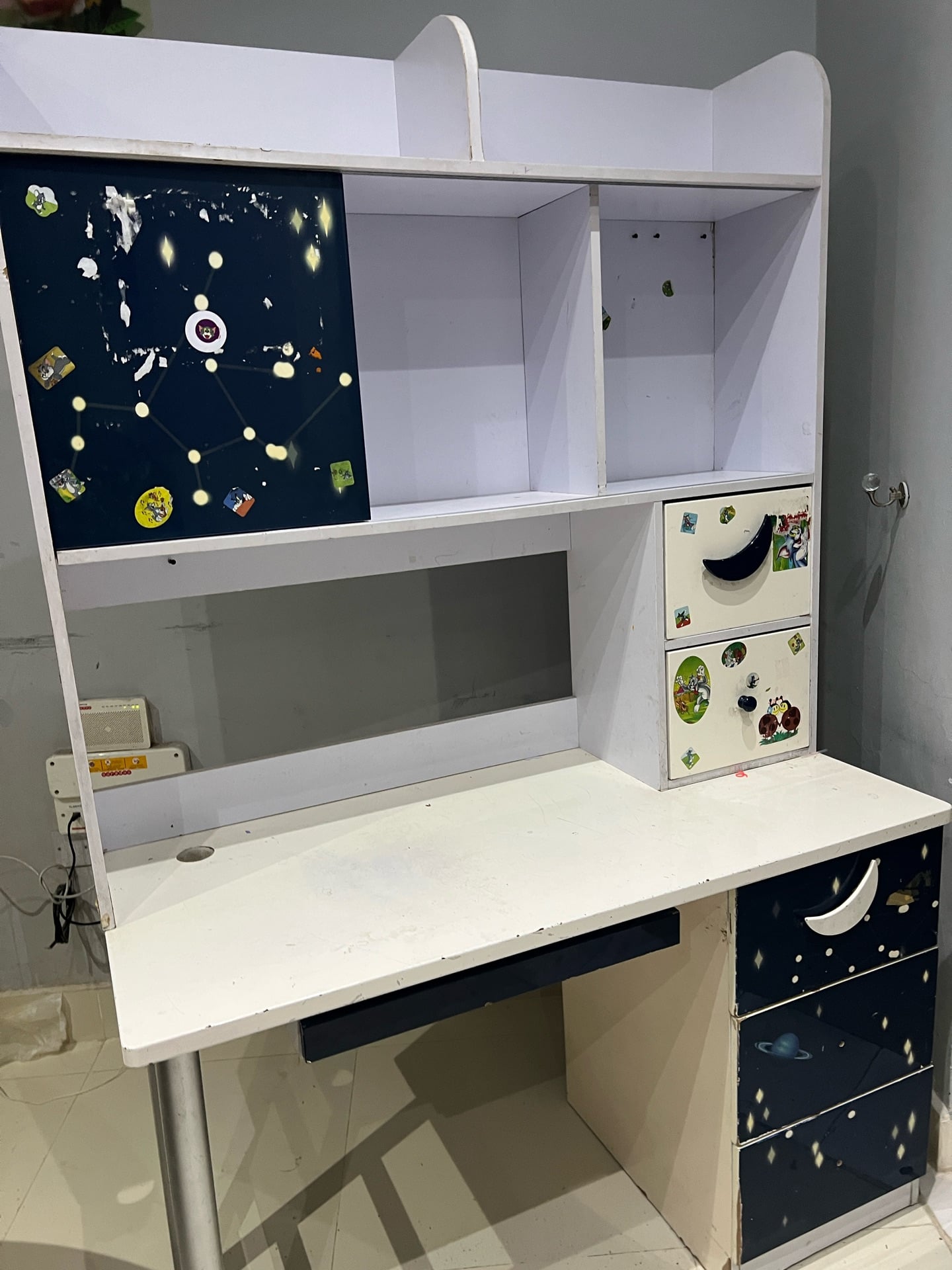 STUDY AND DRESSING TABLE - Image 1
