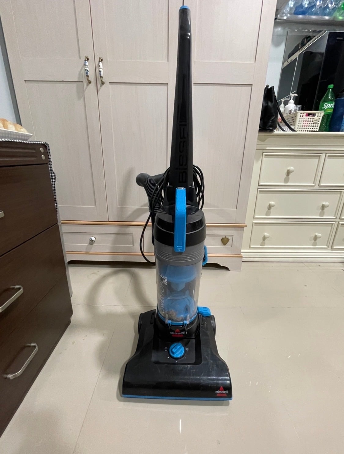 Bissel Vaccum Cleaner - Image 3
