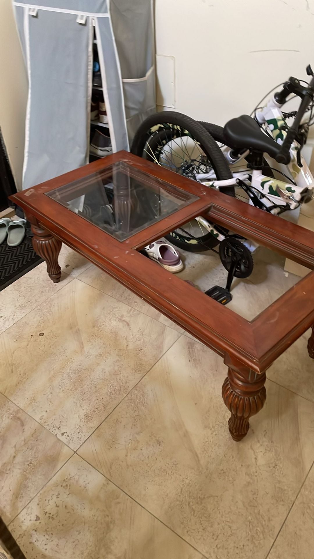 Tea table/ coffee table - Image 1