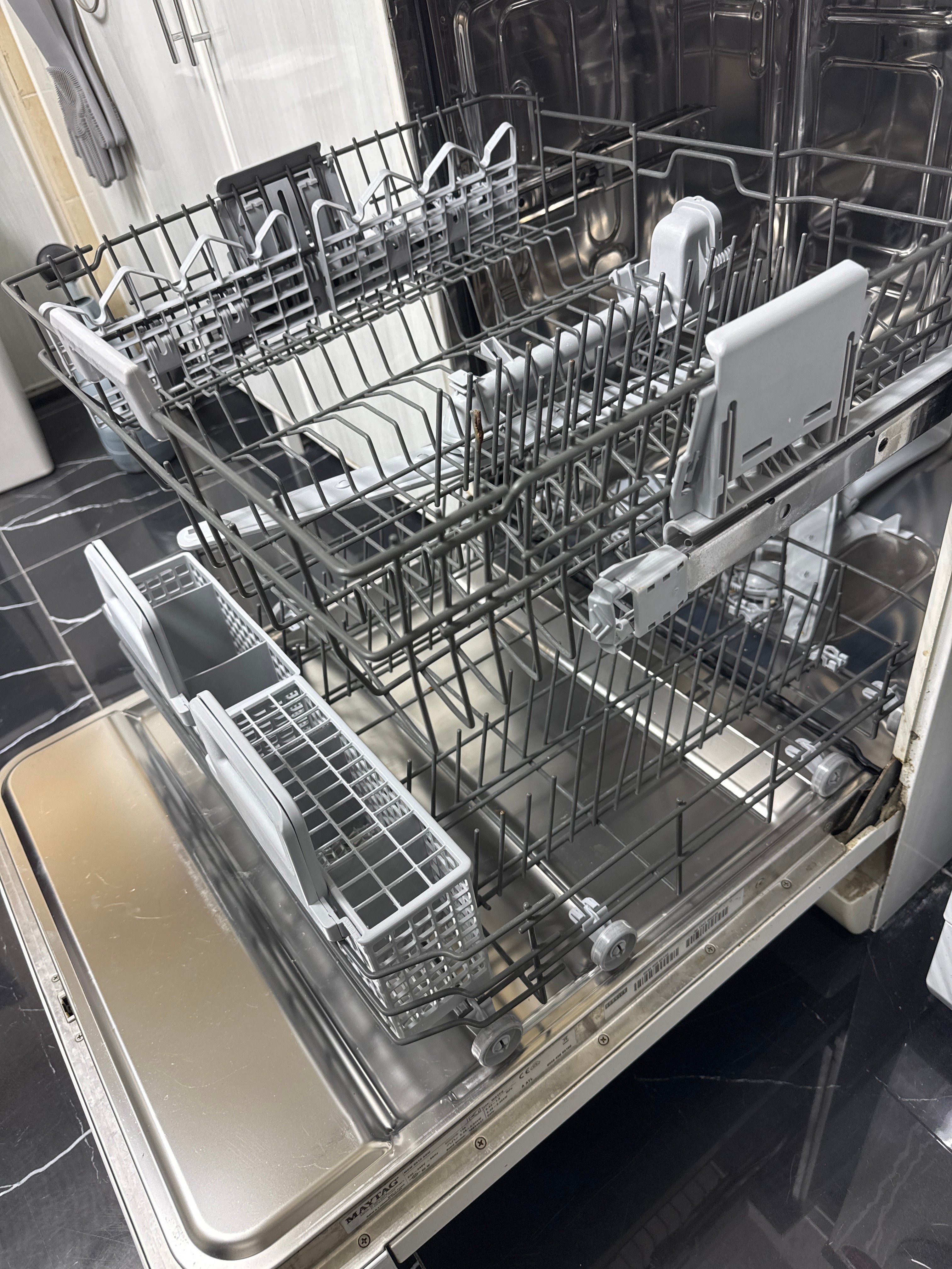 Dishwasher - Image 4