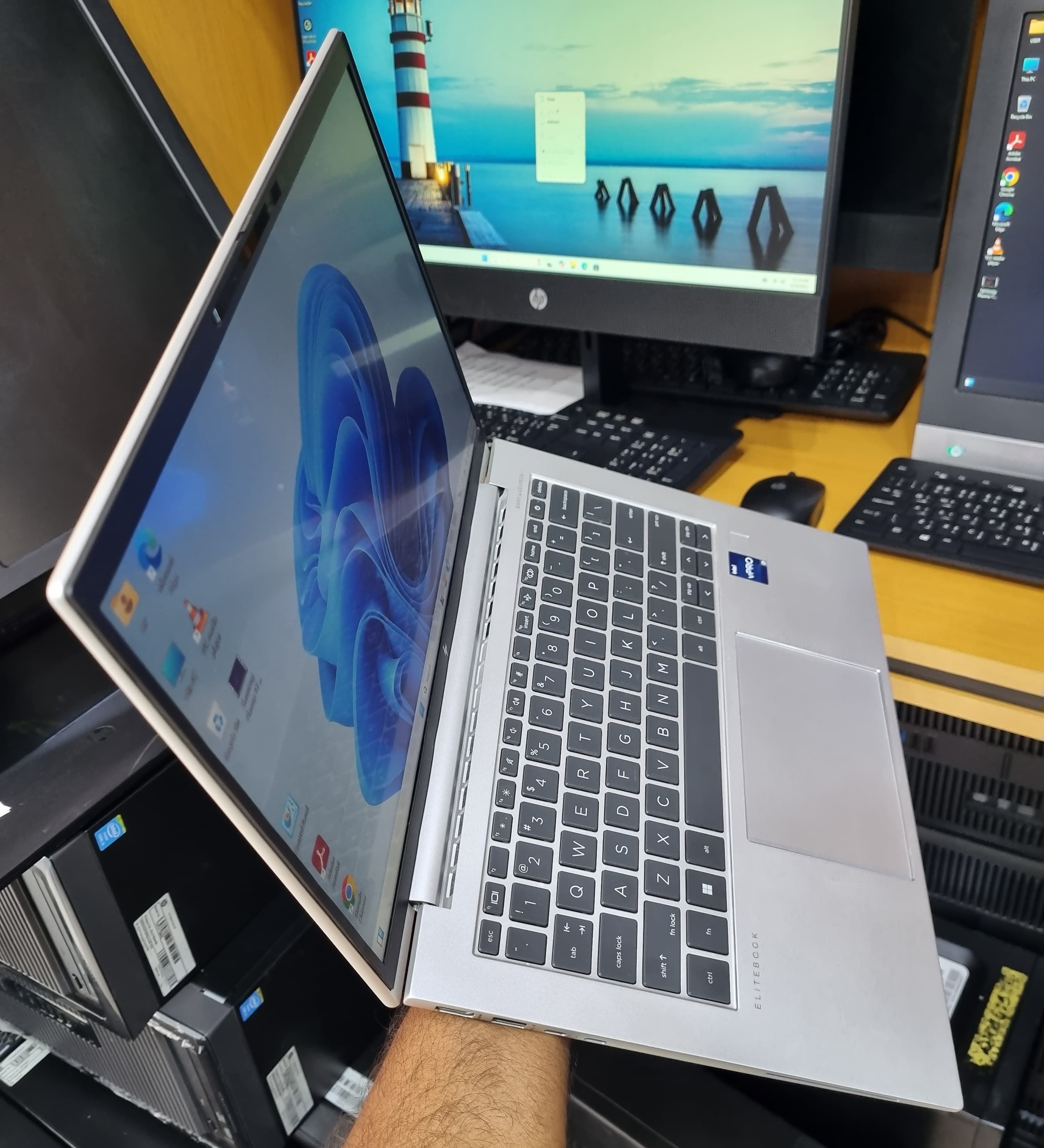 HP ELITEBOOK 840 G9  : i7 12TH GEN-16GB RAM-512 GB SSD-14" INCH TOUCH  - Image 3