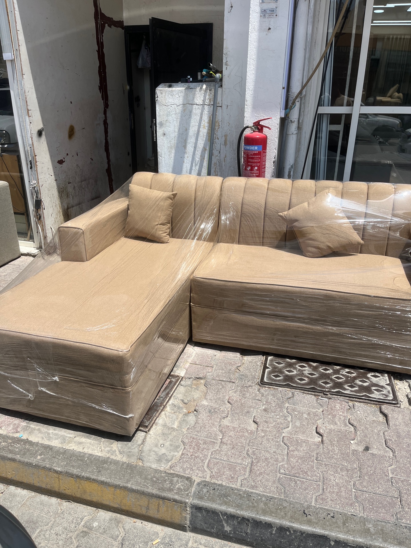 L ship sofa new - Image 6