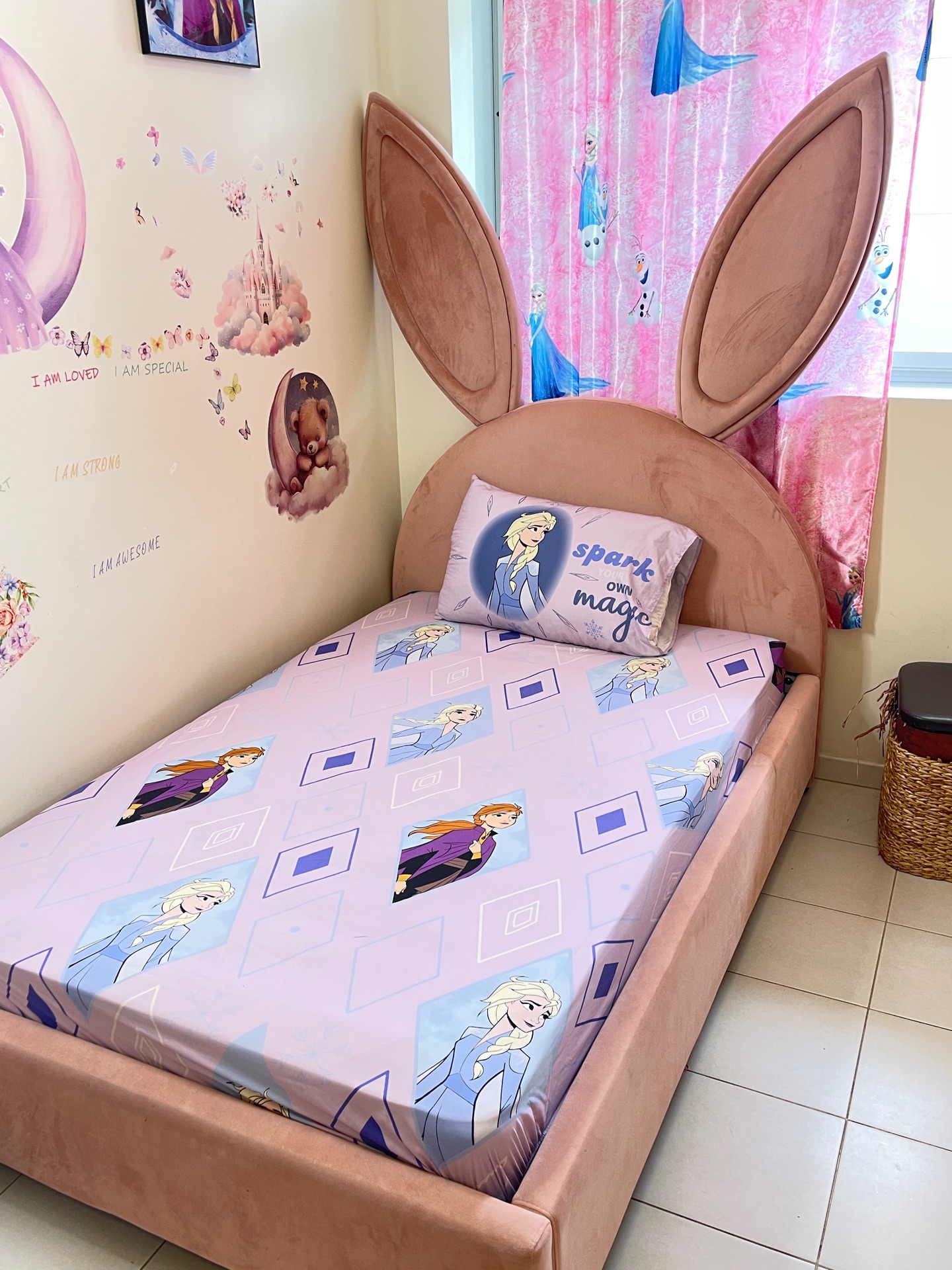 Girly bed for sale perfectly used - Image 2