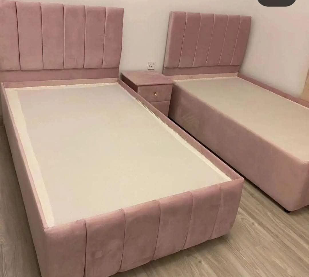 Bed with mattress  - Image 3