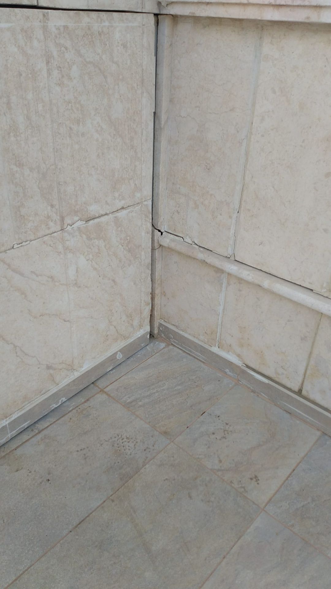 Professional Handyman Services in Al Wakrah - Available 7am to 11pm - Image 4