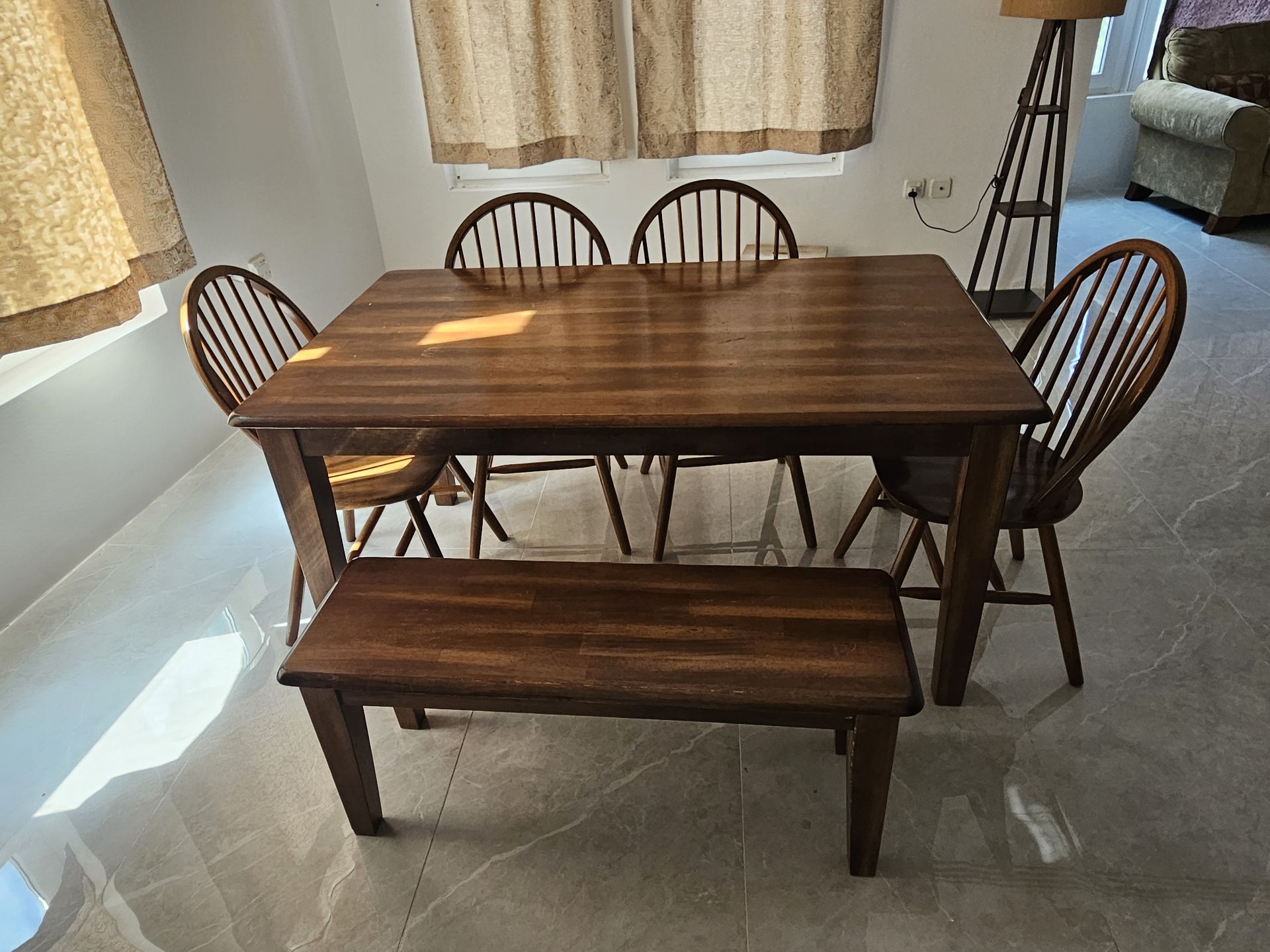 Dining table set - Image 1