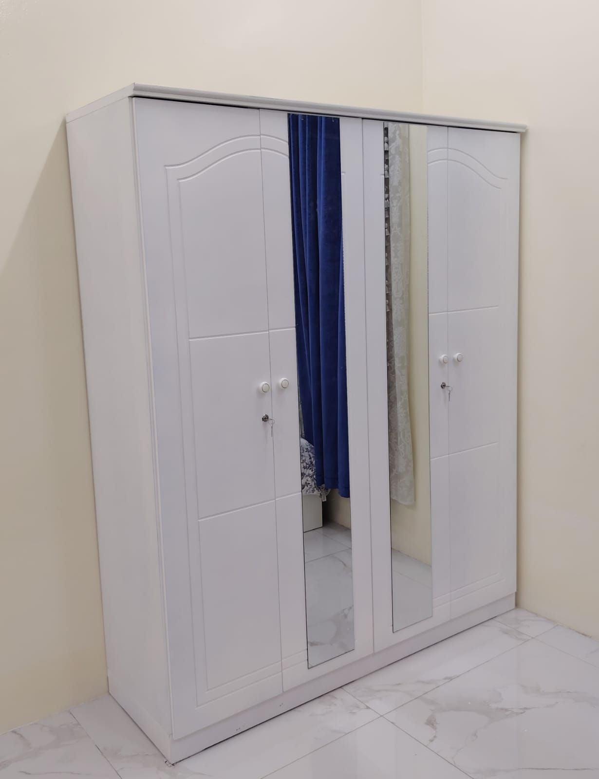 Small cupboard and single bed selling - Image 4