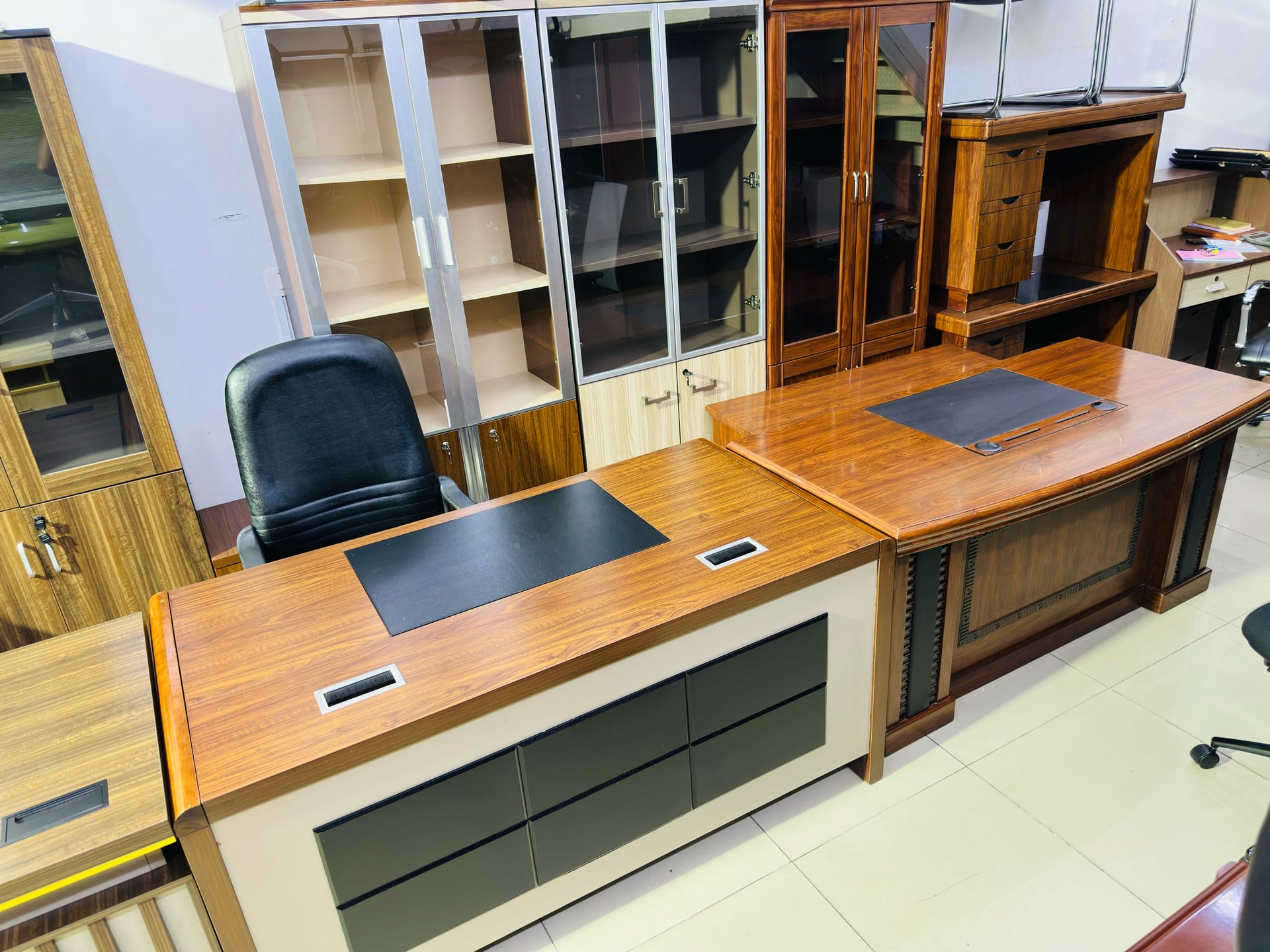 Used Office Furniture Sale Call — 33087737 - Image 2