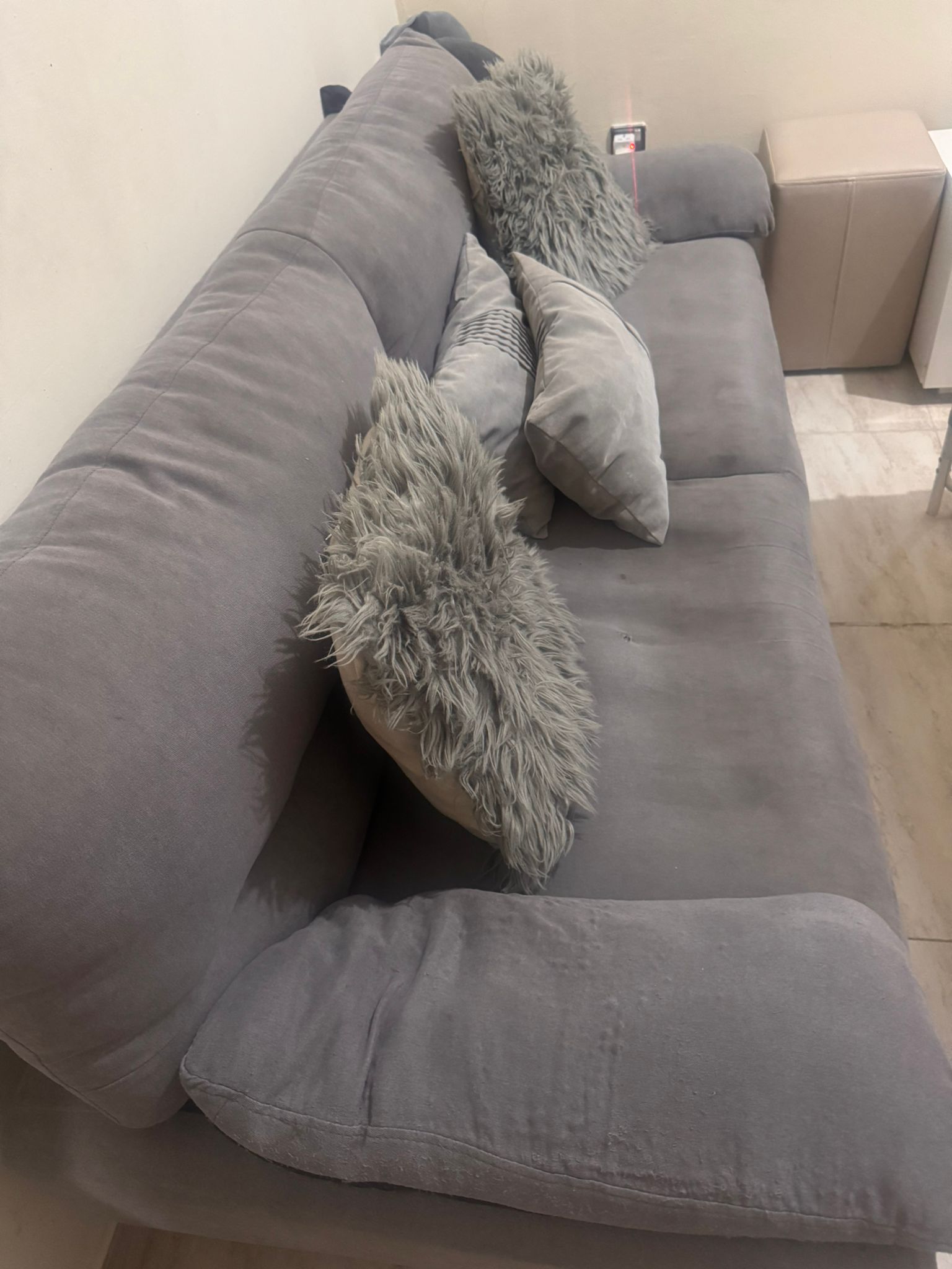 Three seater sofa in a nice condition - Image 2