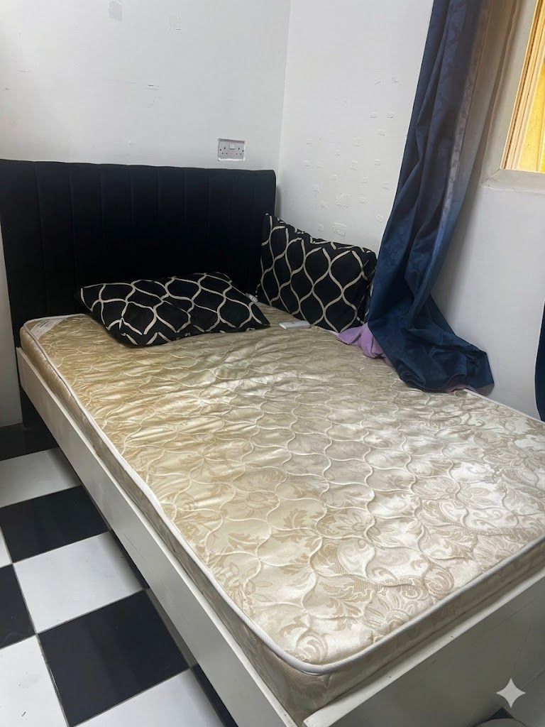 Bed room for sale - Image 1