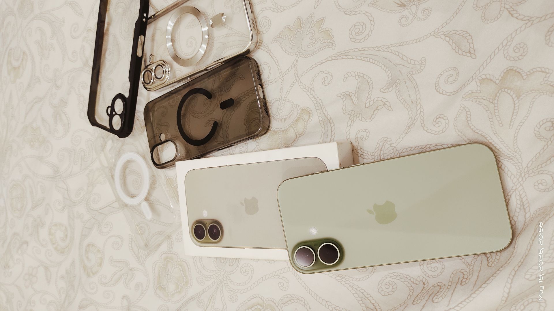 IPhone 17 Green 256 - Image 1