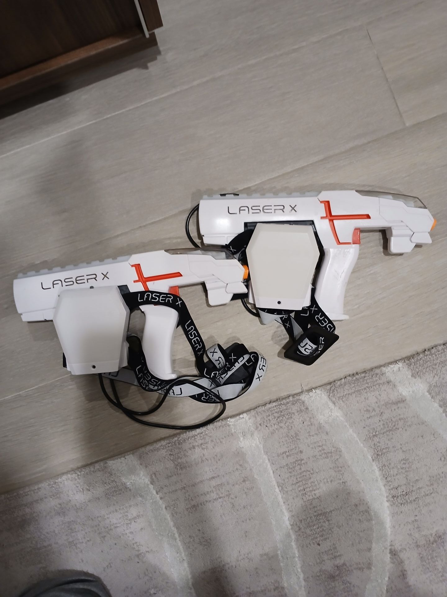 2 Laser x laser tag guns - Image 1