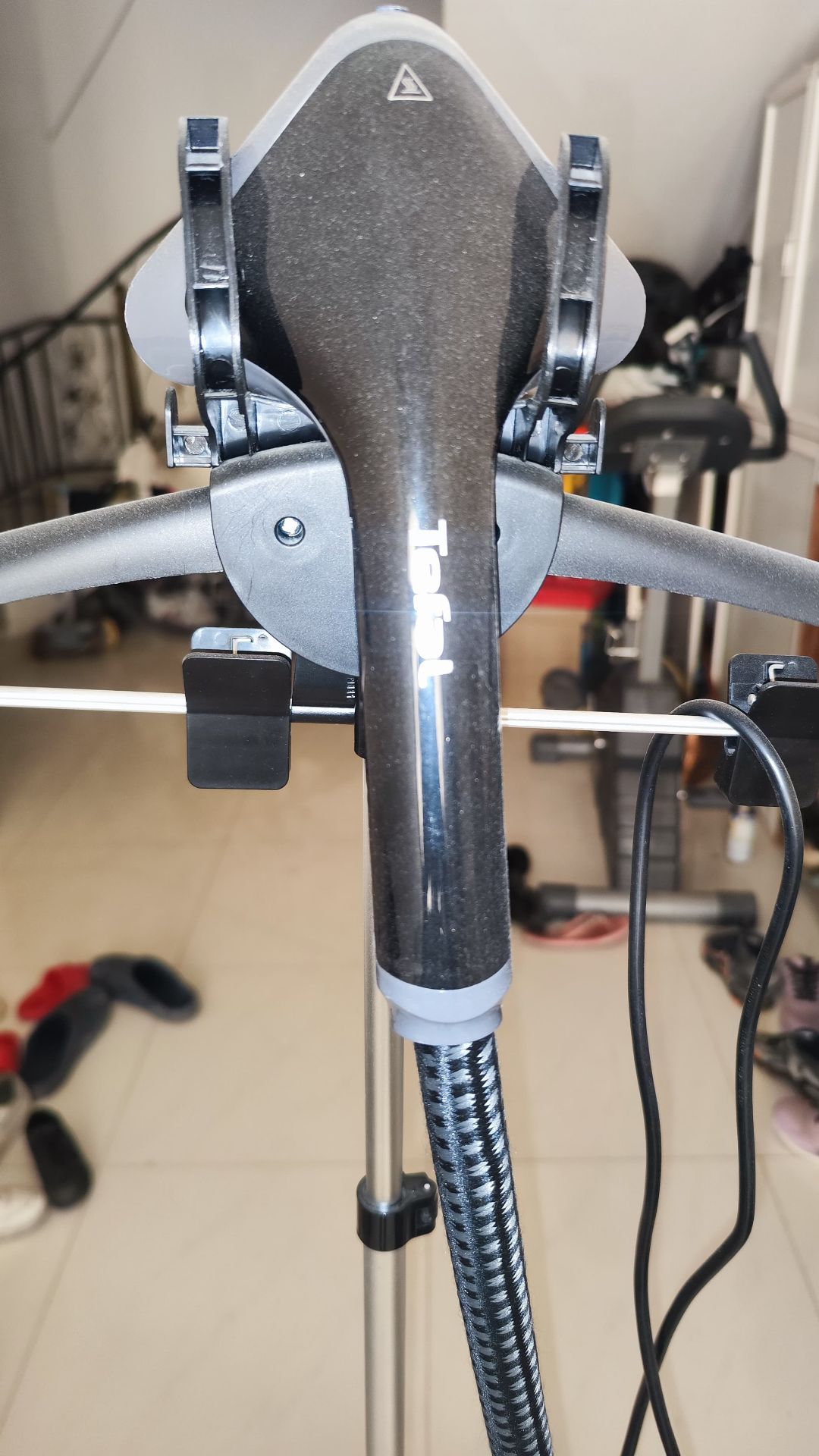 Tefal Standing Garment Steamer – Perfect Condition - Image 2