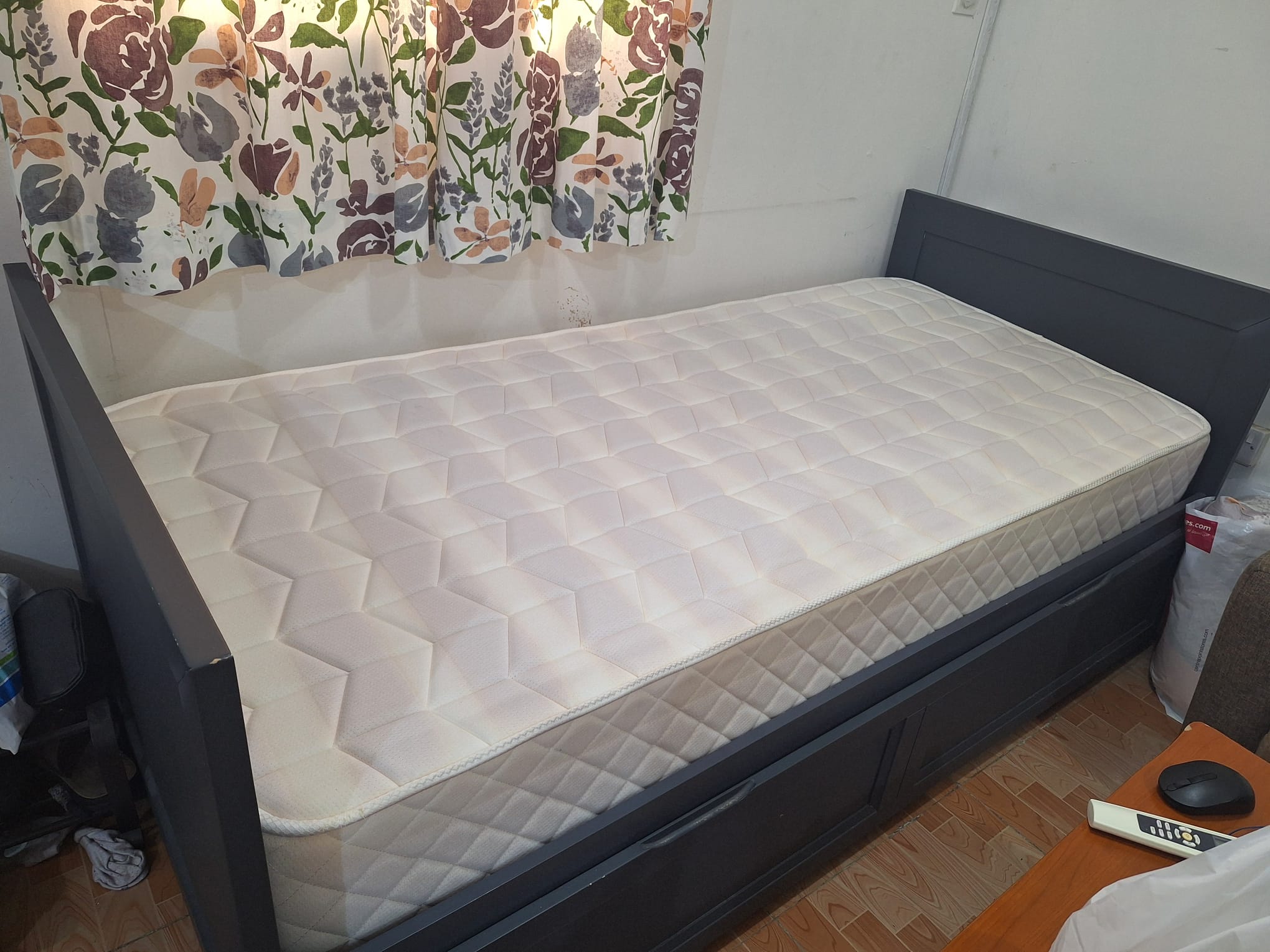 Day bed - From Pan home with single Mattress and storage - Image 4