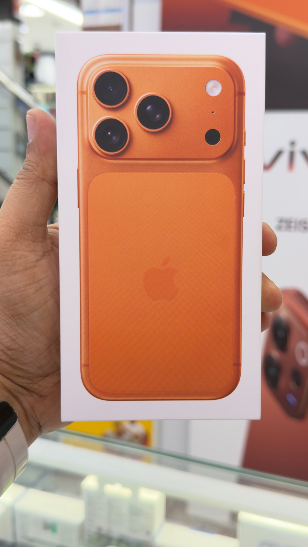 Iphone 17 pro 256 gb New Arabic  - Image 2