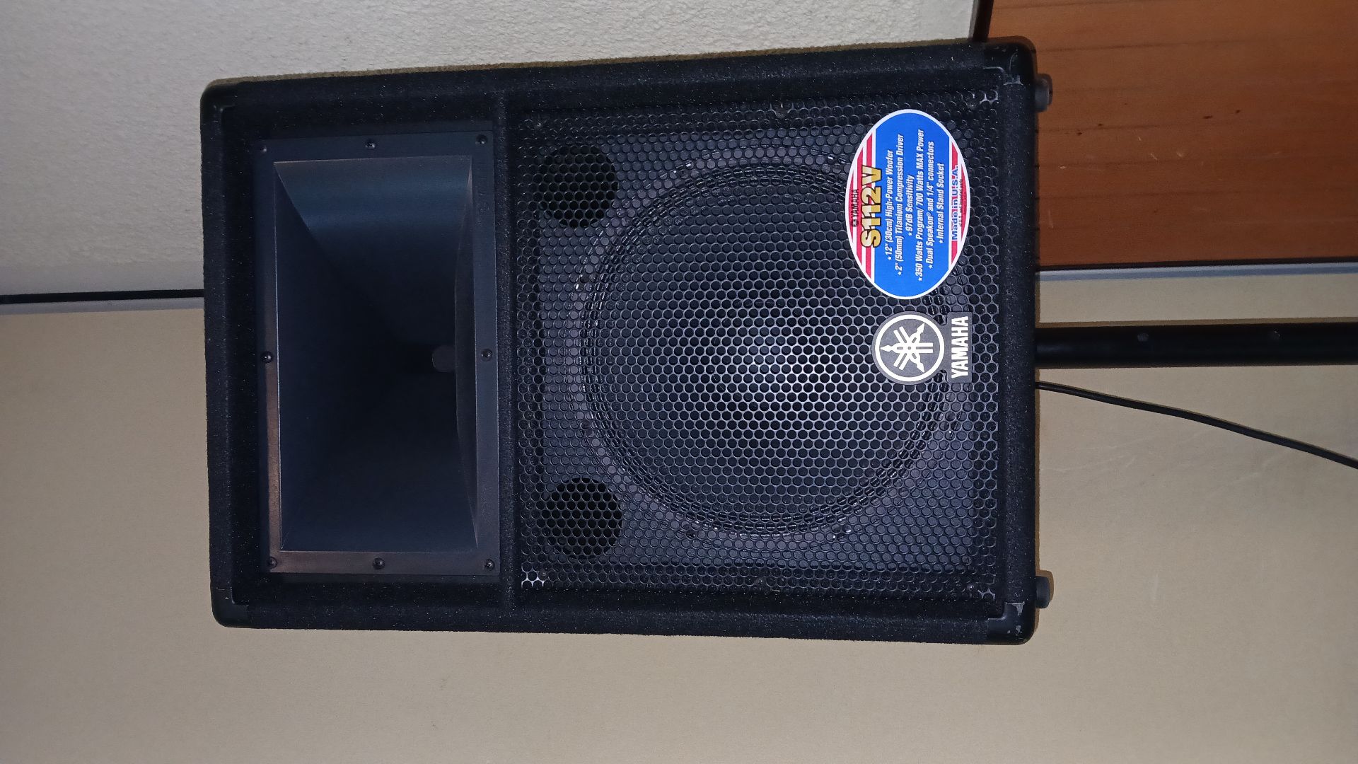 Yamaha S112V Passives speakers and 16 channels Powered Mixer - Image 4